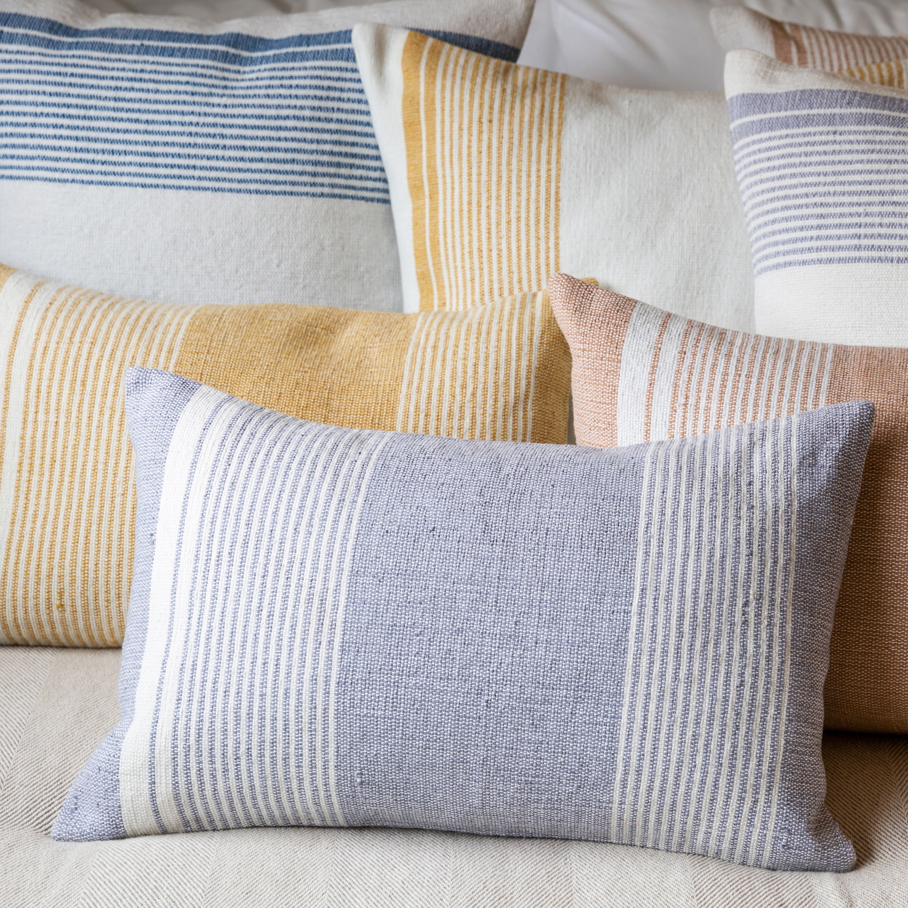 Jaipur Living Carinda Pillow - Gray/Ivory (ACA07)
