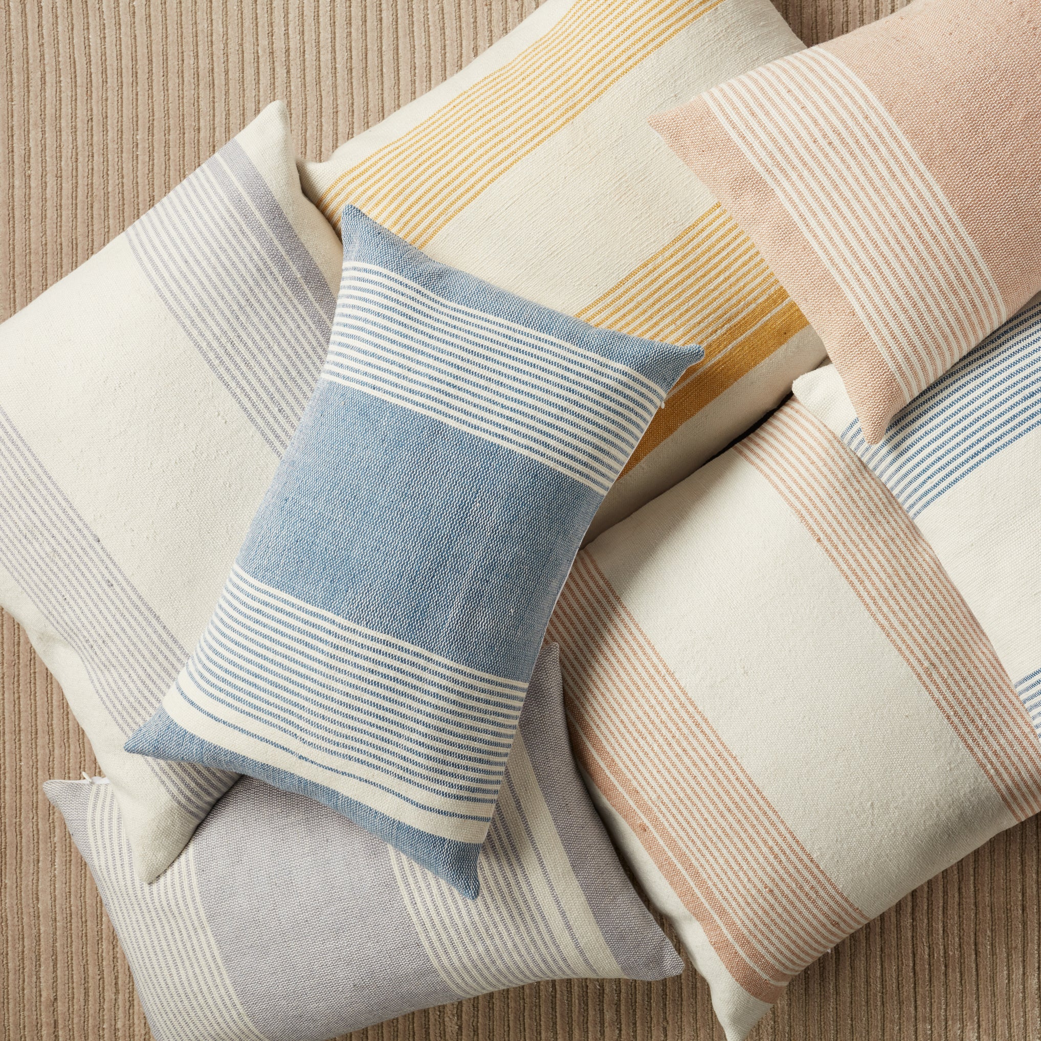 Jaipur Living Carinda Pillow - Blue/Ivory (ACA08)