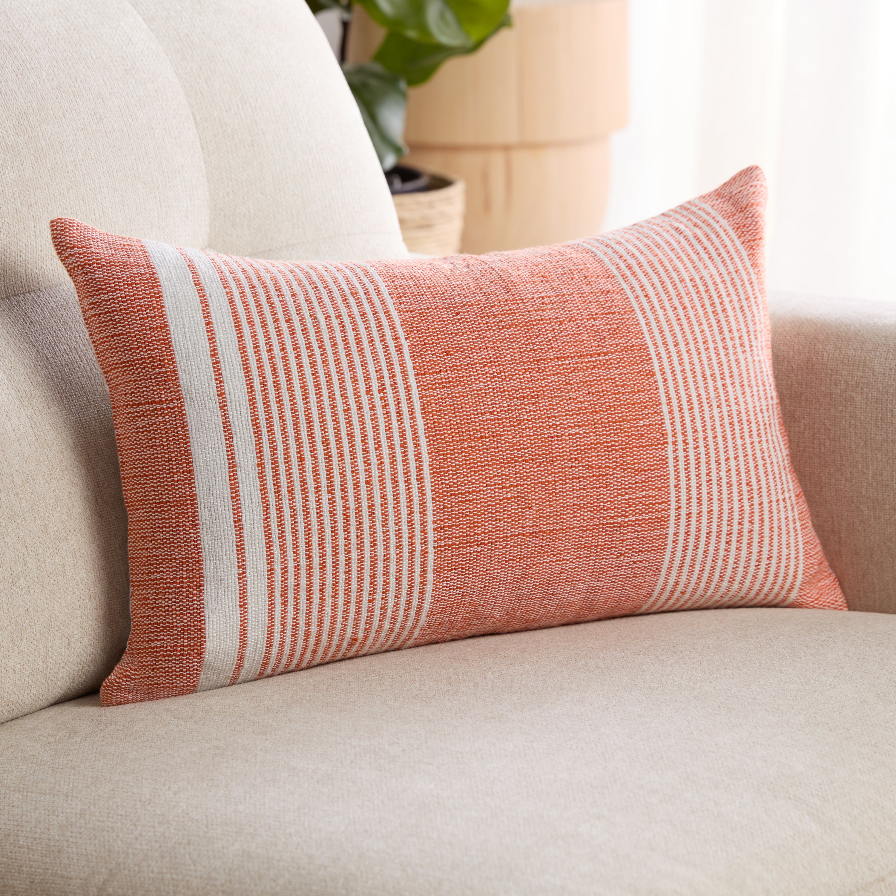 Jaipur Living Carinda Pillow - Orange/Gray (ACA10)