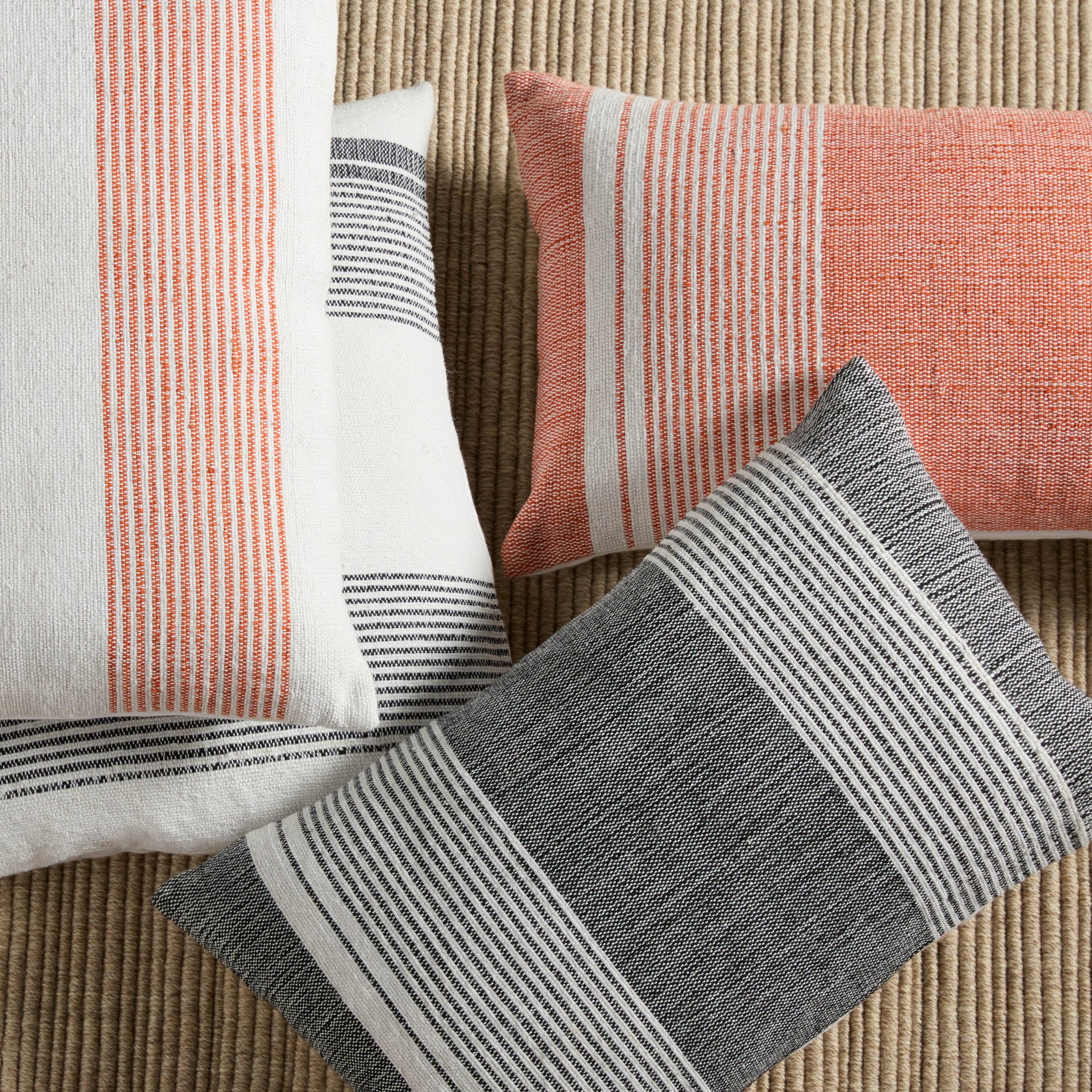 Jaipur Living Carinda Pillow - Orange/Gray (ACA10)