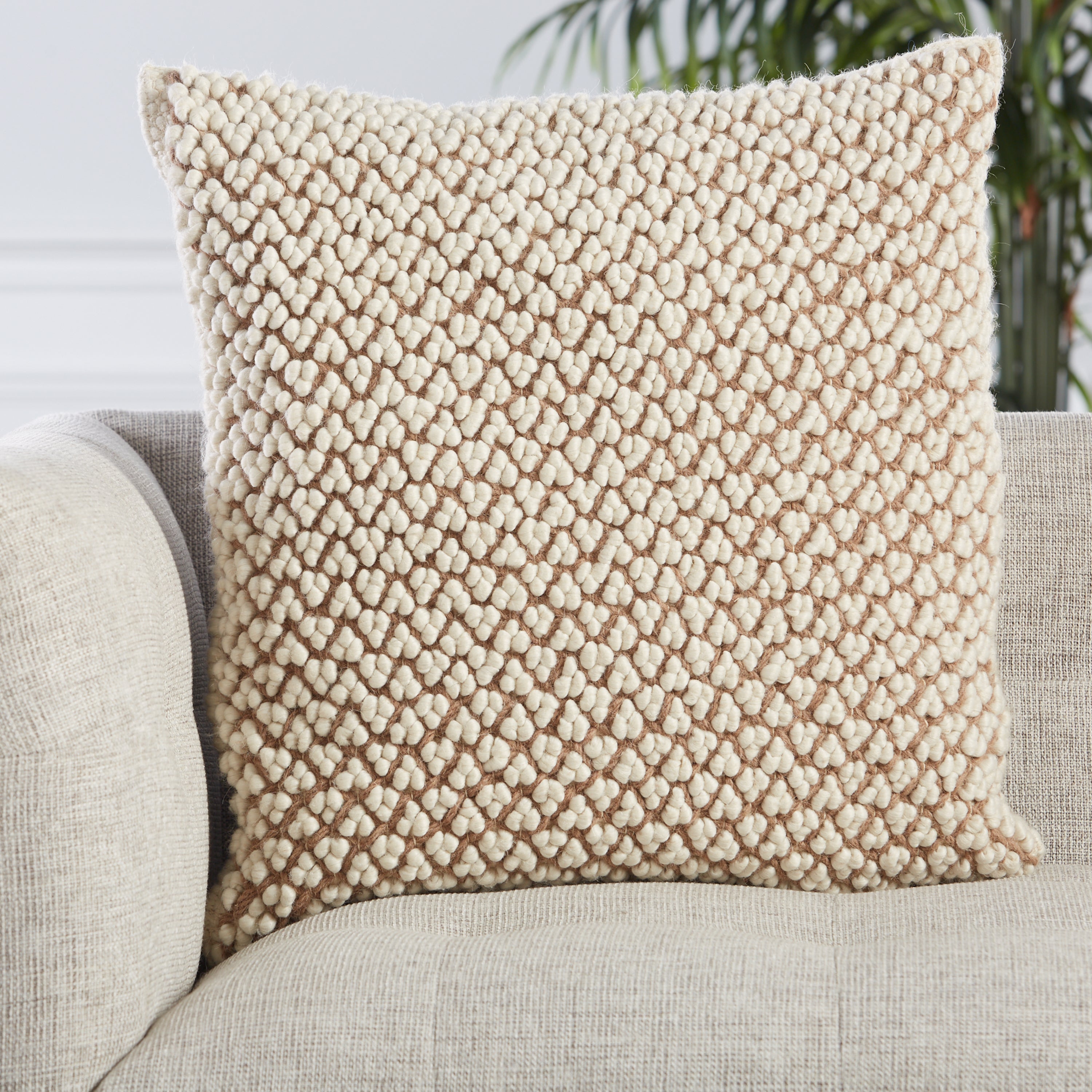 Jaipur Living Madur Pillow - Tan/Ivory (AGO02)