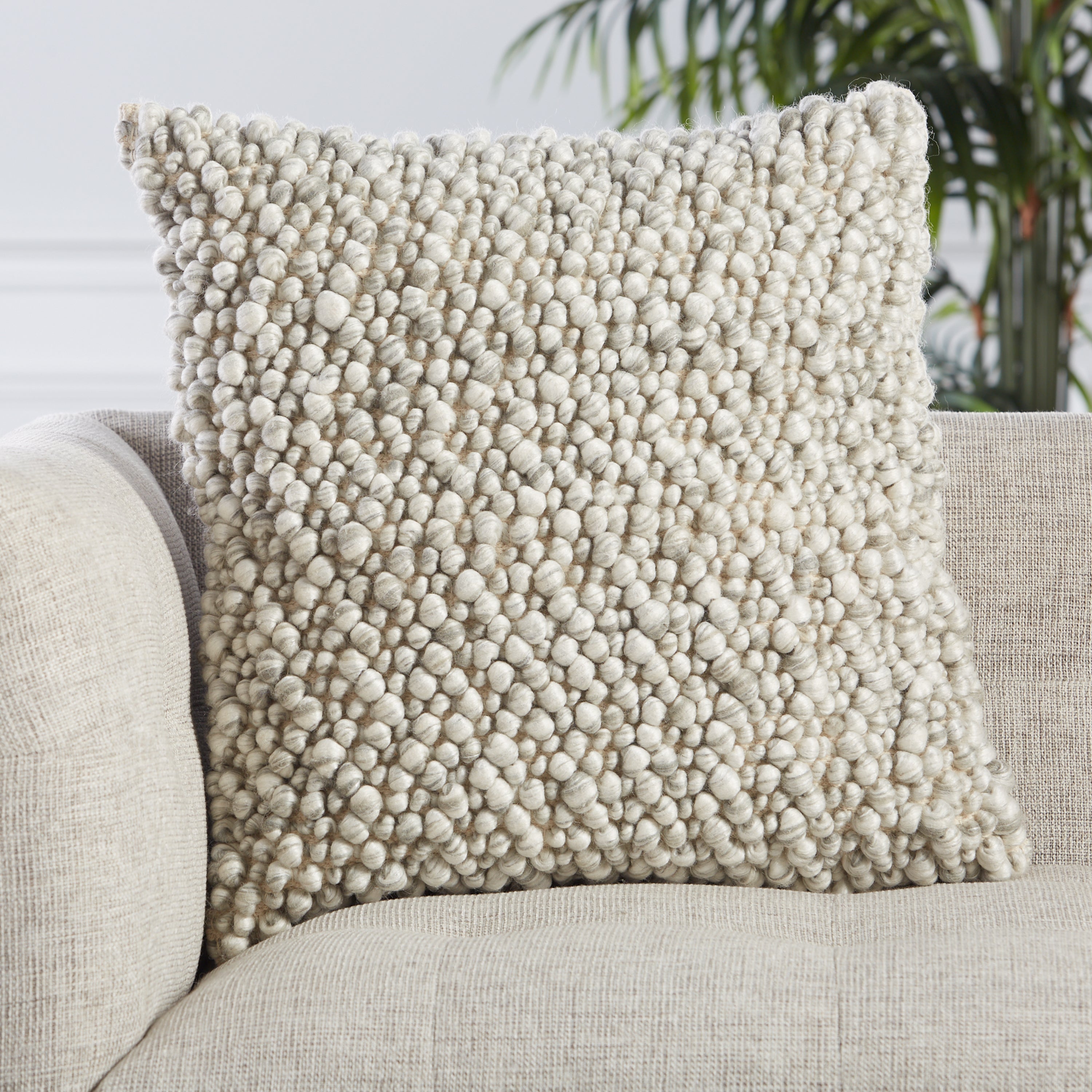 Jaipur Living Kaz Pillow - Light Gray/Ivory (AGO06)
