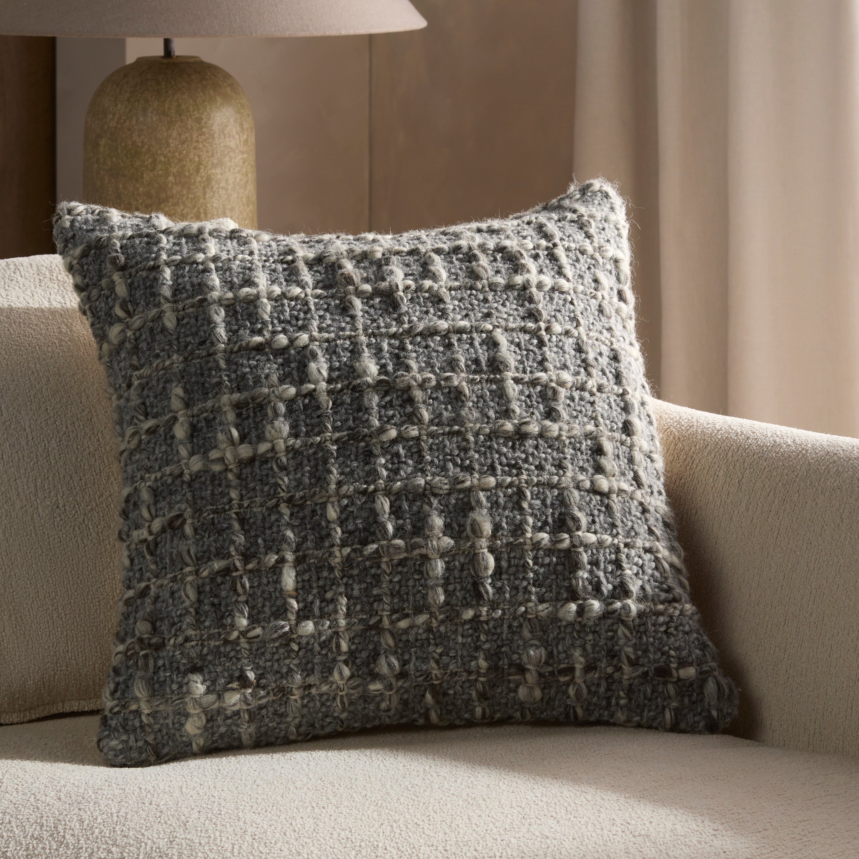 Jaipur Living Darian Pillow - Gray (AGO23)