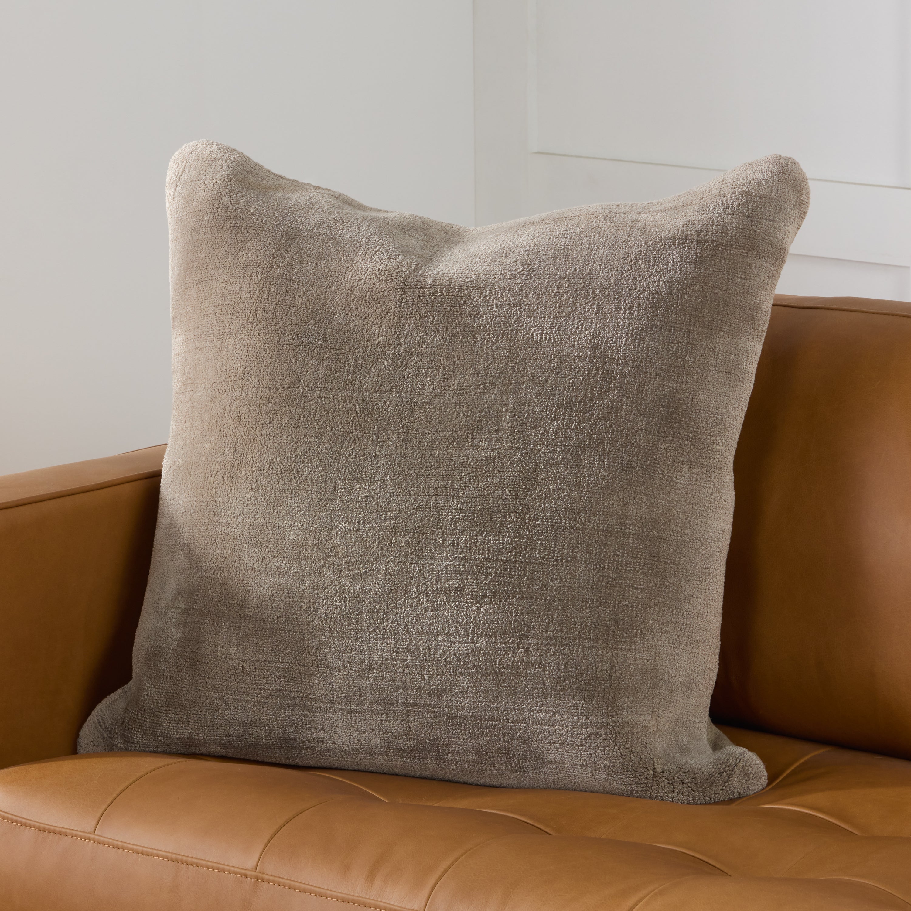 Jaipur Living Illumine Pillow - Gray (ALU02)