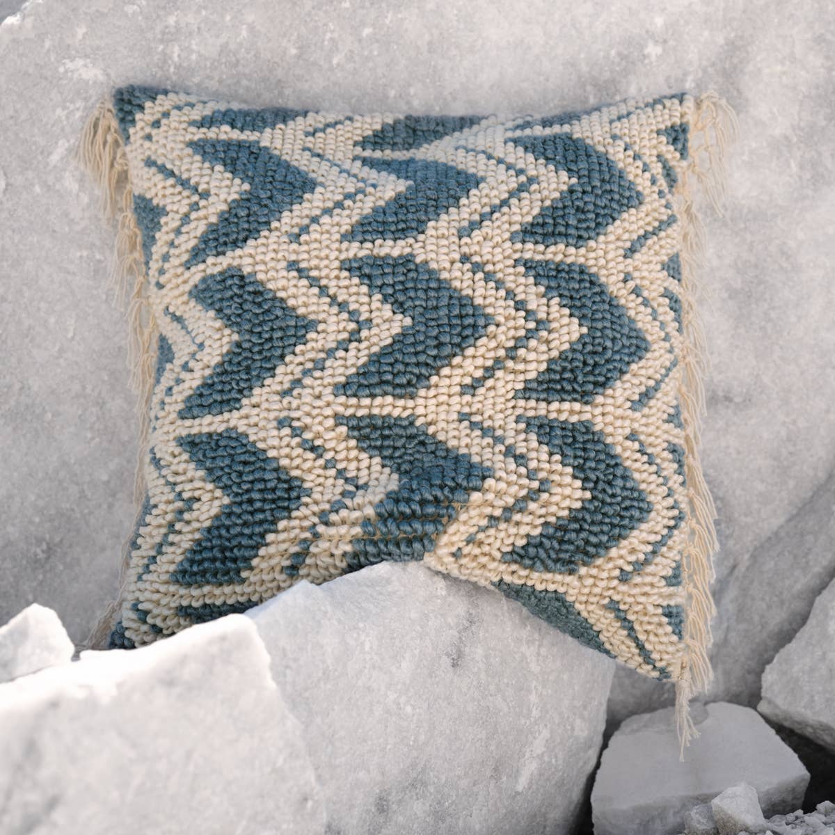 Jaipur Living Bayu Pillow (BAY05)