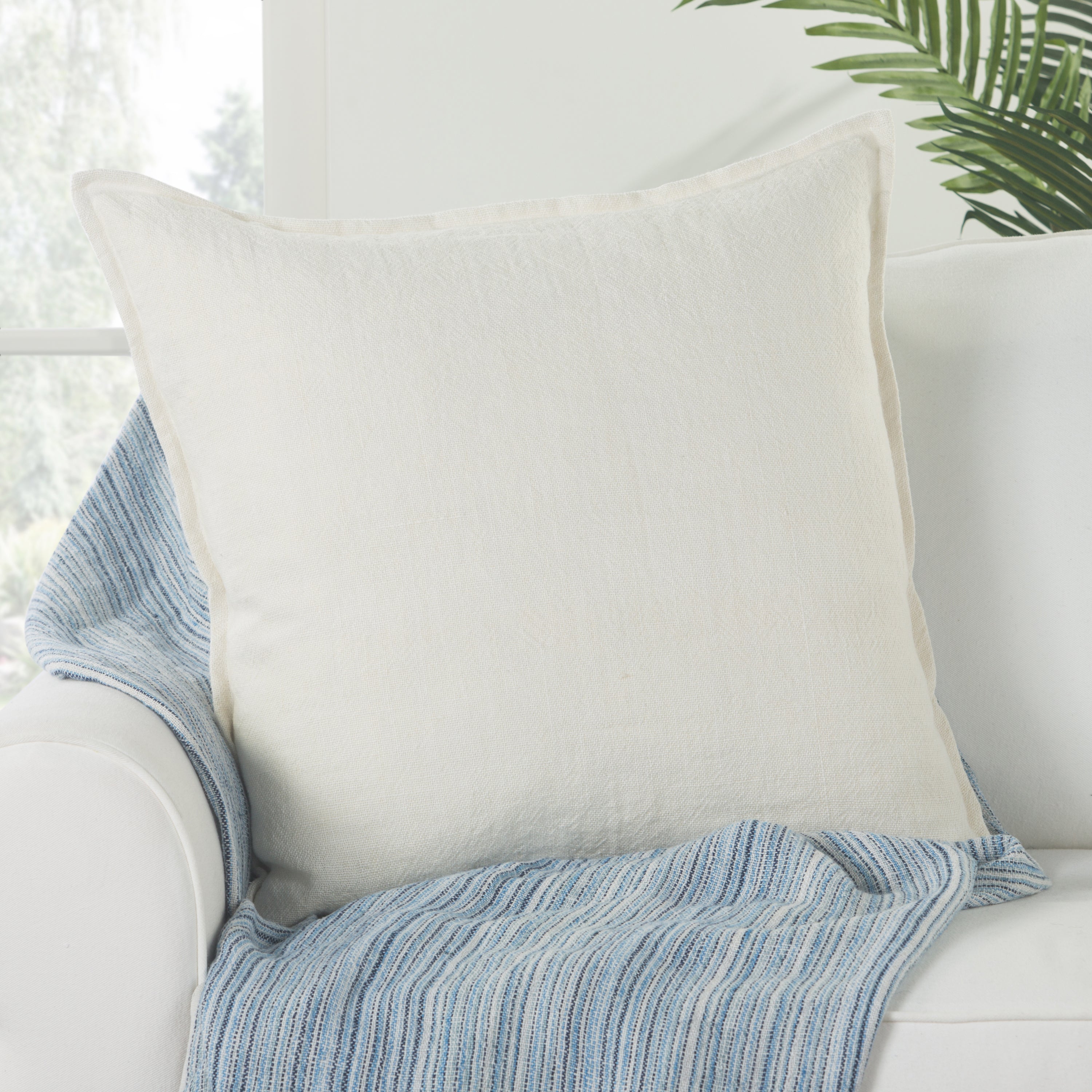 Jaipur Living Blanche Pillow - Ivory (BRB03)