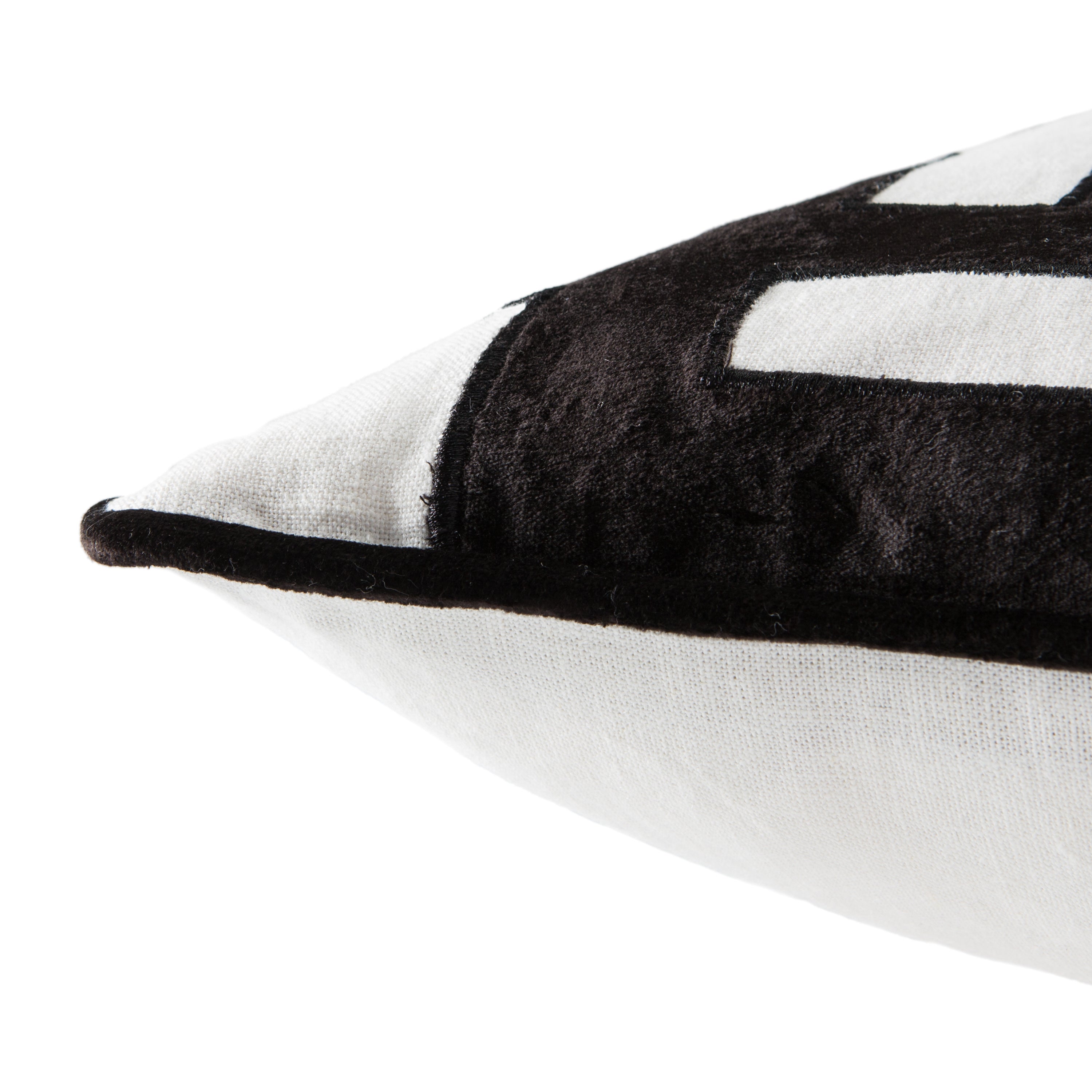 Jaipur Living Nki09 Pillow - White/Black (CNK08)