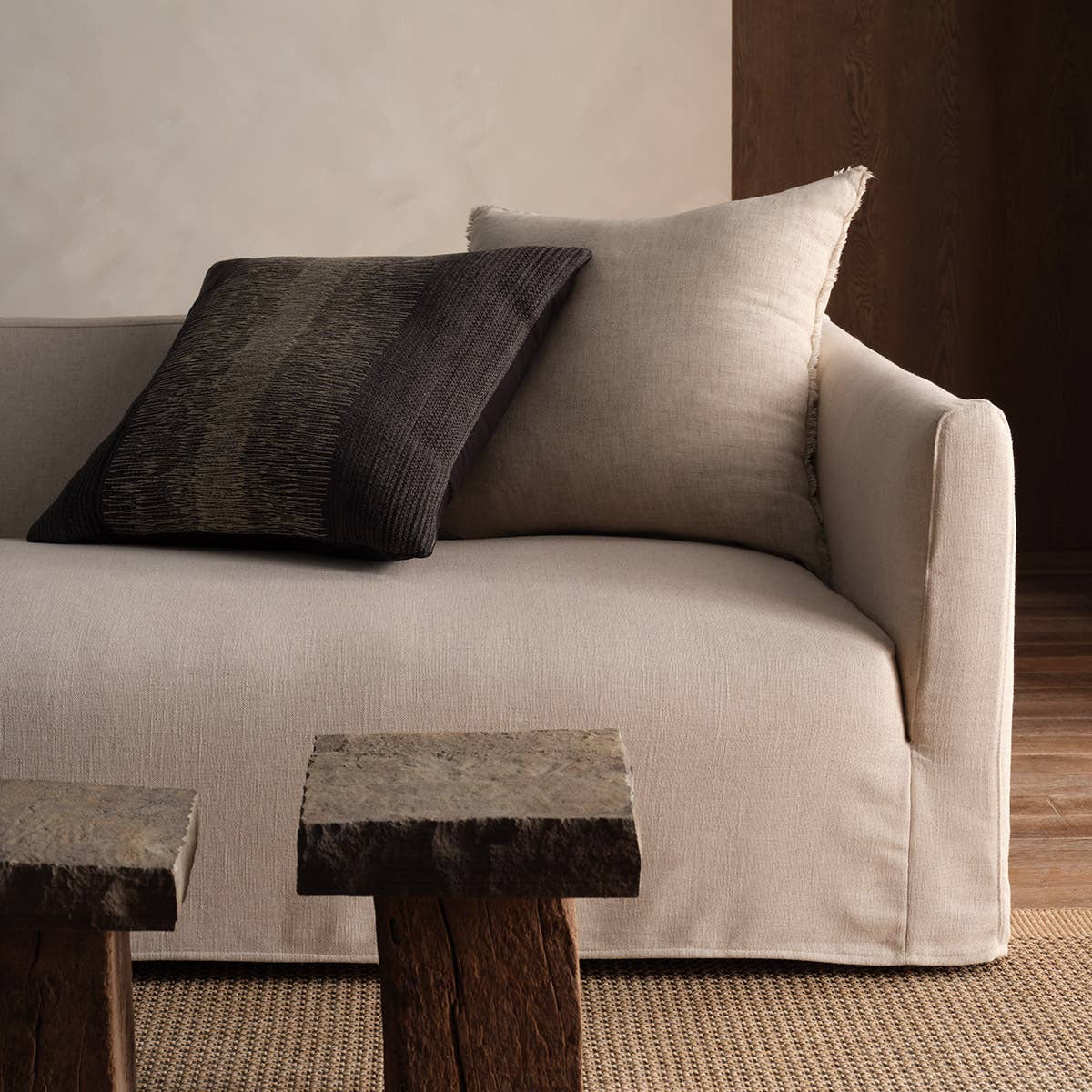 Jaipur Living Origins Pillow - Ivory/Tan (CSS01)