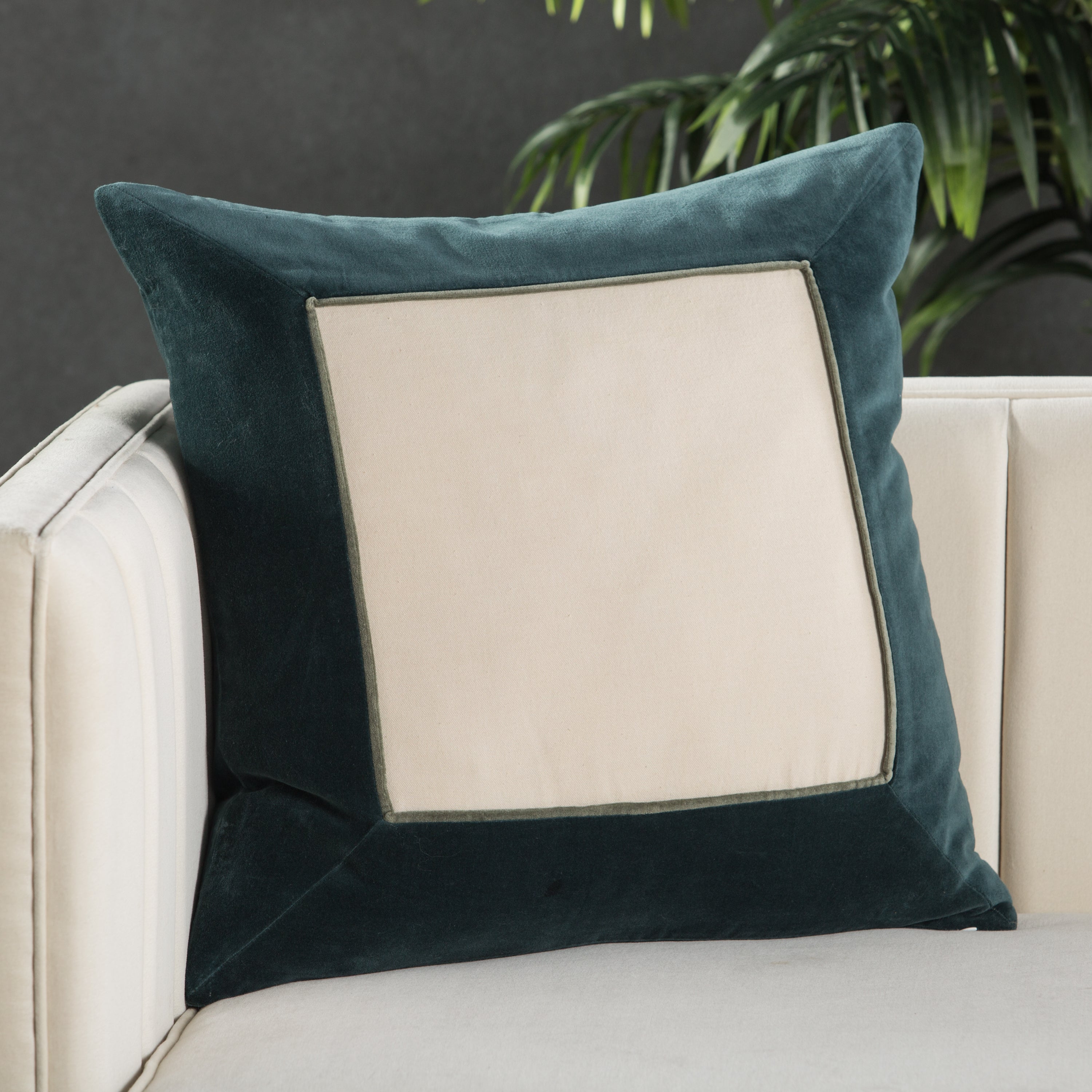 Jaipur Living Hendrix Pillow - Teal/Cream (EMS01)