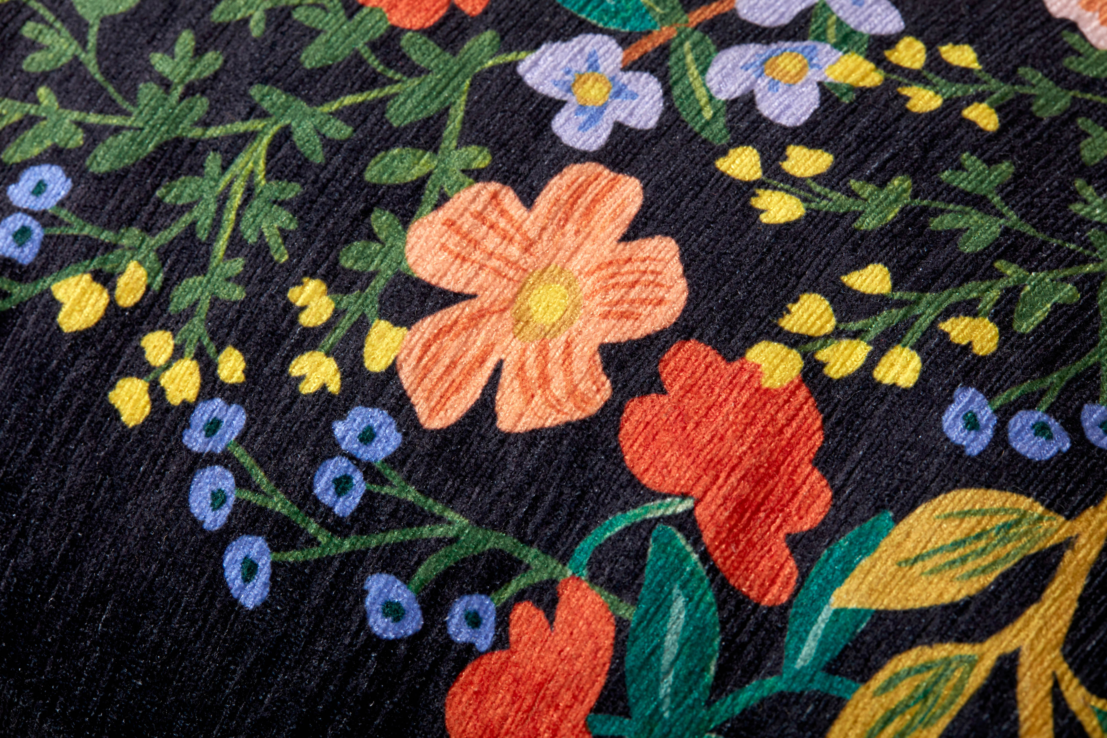 Loloi Pillow - Black / Multi (FP6000)