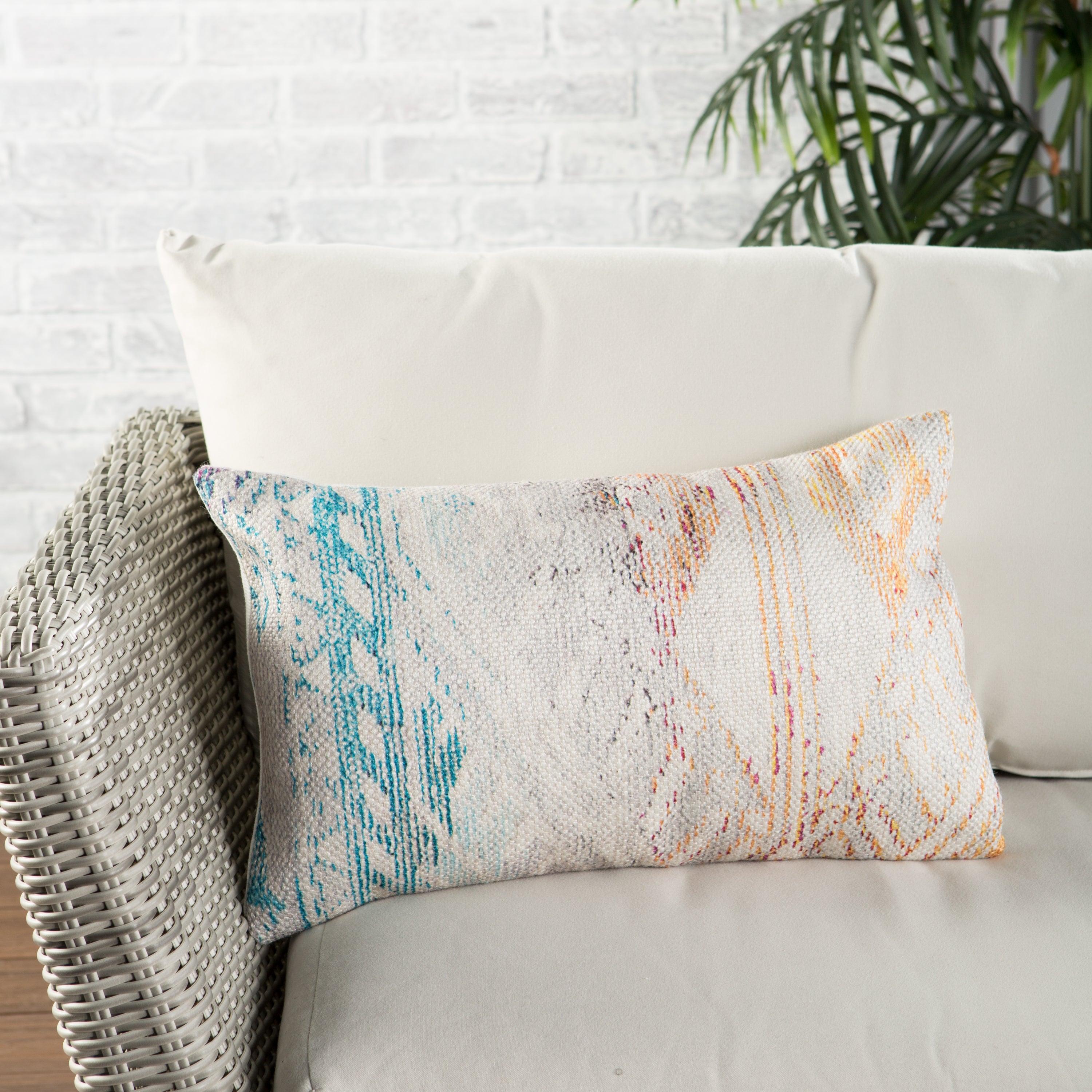 Jaipur Living Tribe Pillow - Multicolor/White (GRN03)