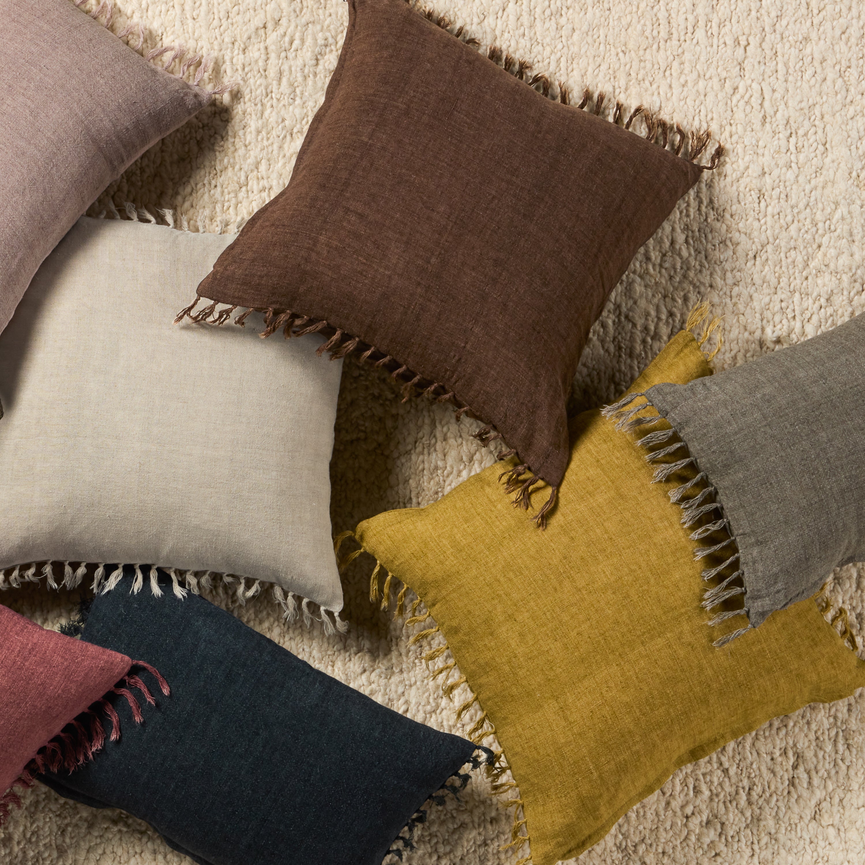 Jaipur Living Majere Pillow - Brown (JEM05)