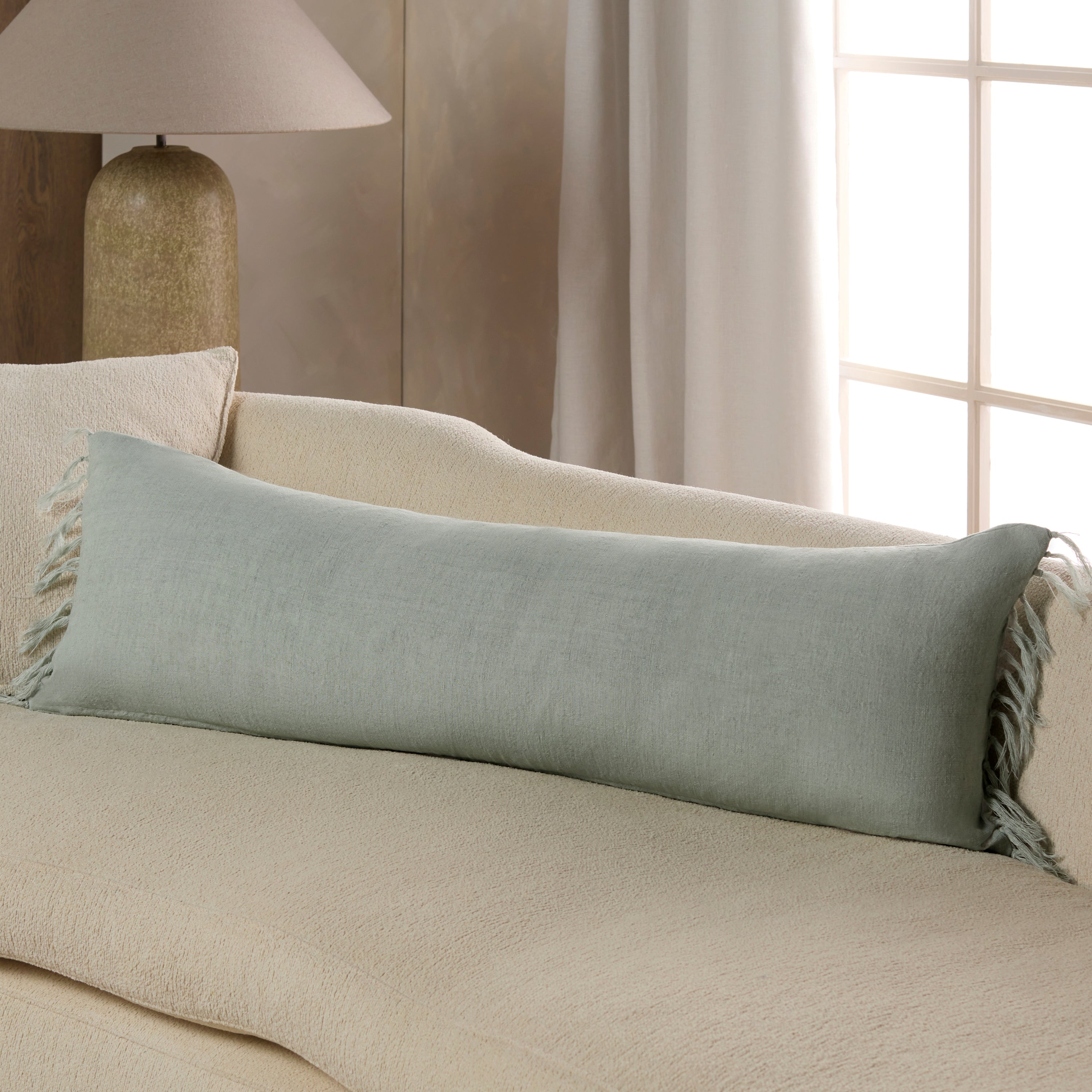 Jaipur Living Majere Pillow - Blue (JEM10)