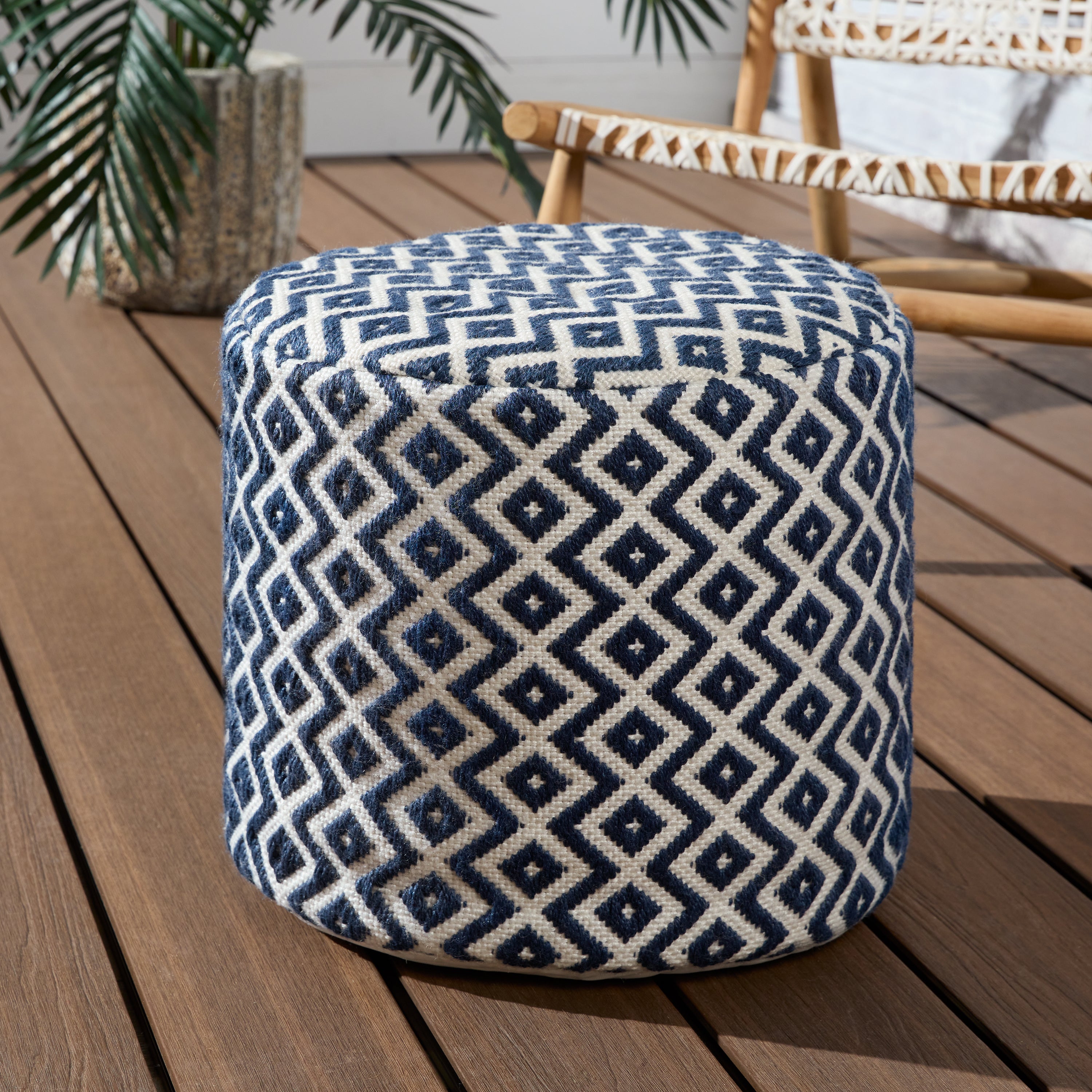 Label J Osbourne Pouf - Navy/Ivory (LNN03)