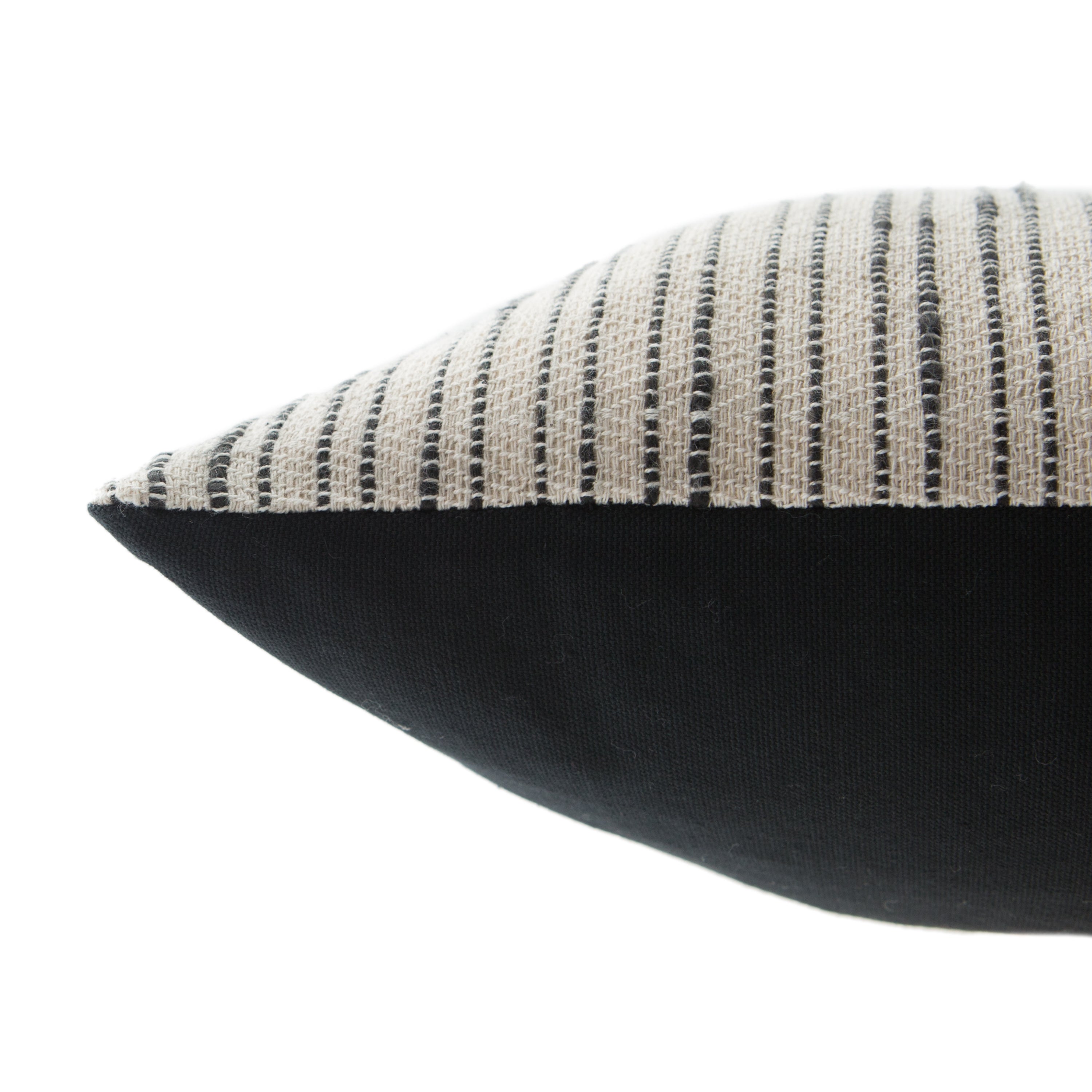 Jaipur Living Linnean Pillow - White/Gray (MCO01)