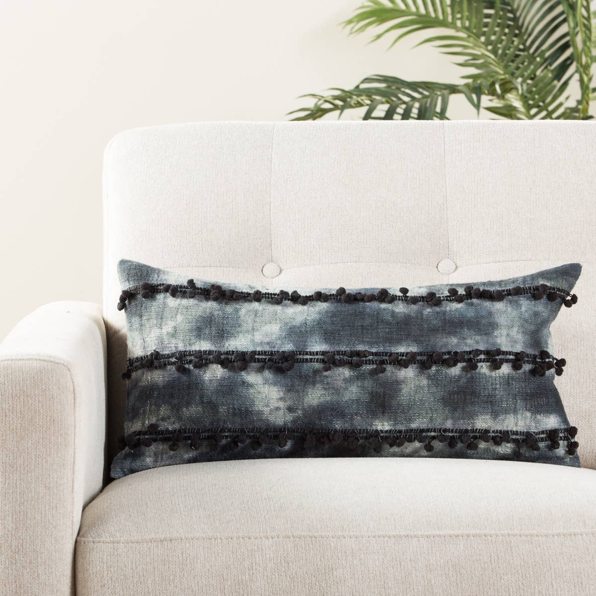 Jaipur Living Mercado Pillow - Blue (MCO03)