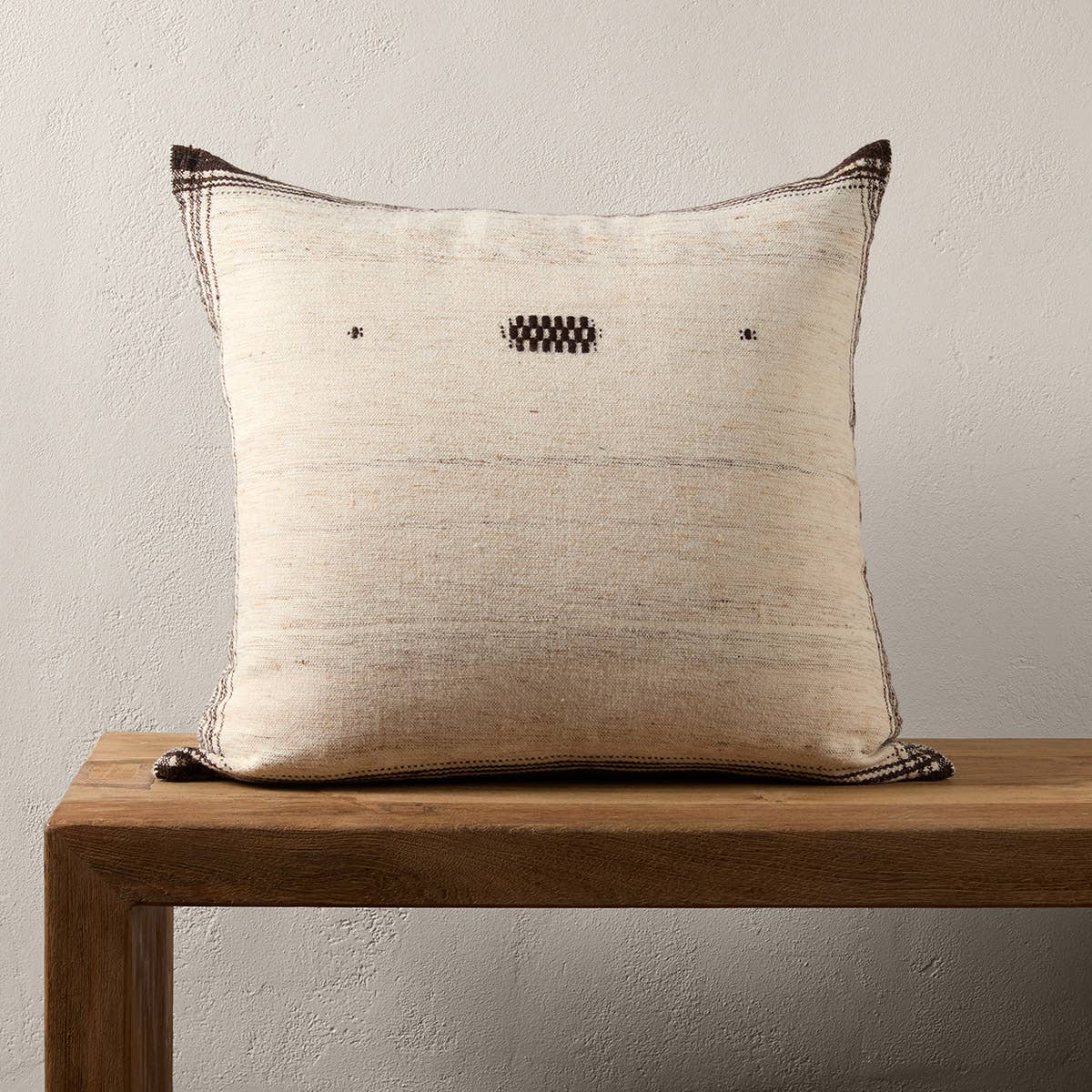 Jaipur Living Margosa Pillow - Tan/Ivory (MGP02)