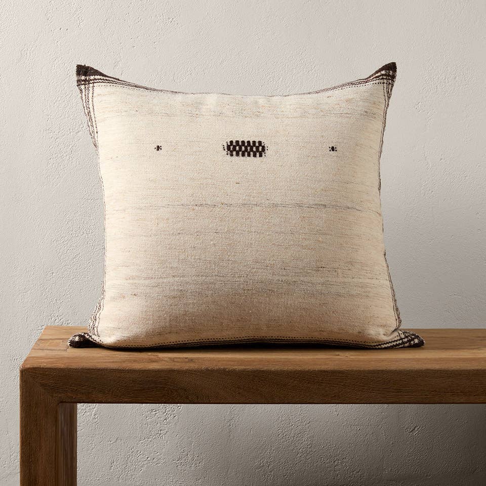 Jaipur Living Margosa Pillow - Tan/Ivory (MGP02)