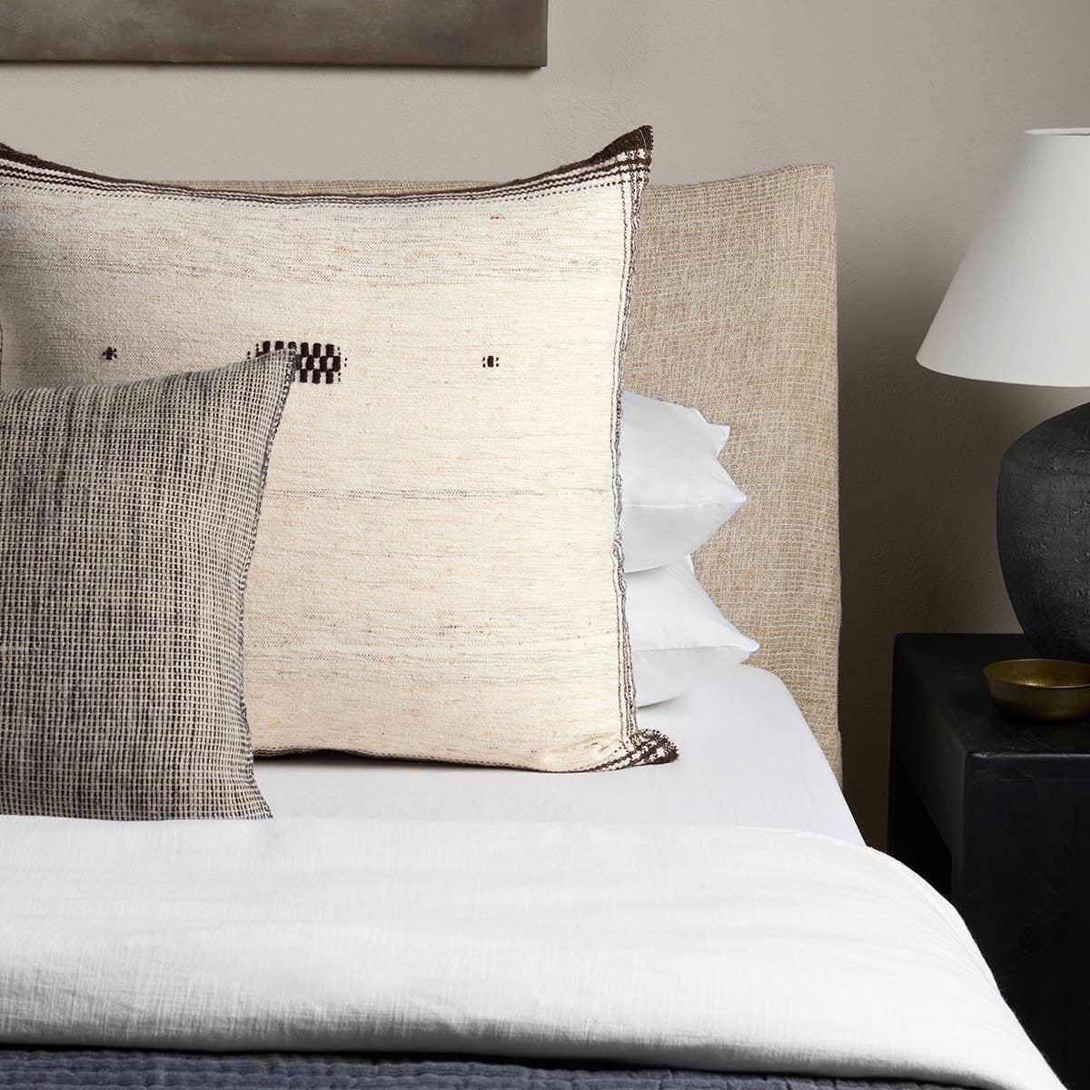 Jaipur Living Margosa Pillow - Tan/Ivory (MGP02)
