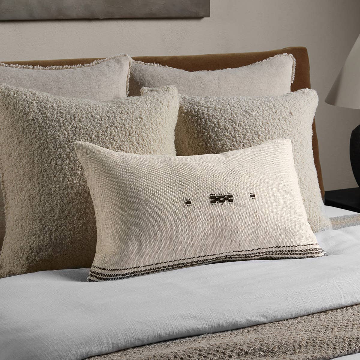 Jaipur Living Margosa Pillow - Tan/Ivory (MGP03)