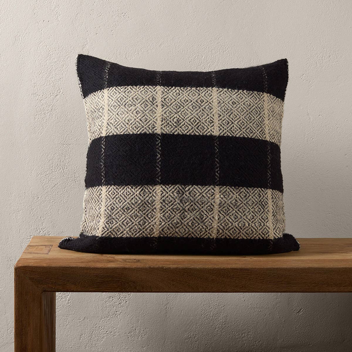 Jaipur Living Margosa Pillow - Tan/Ivory (MGP04)