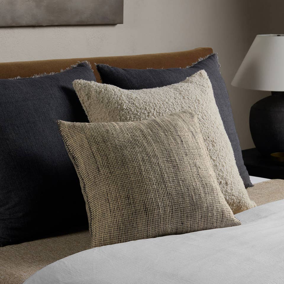 Jaipur Living Margosa Pillow - Tan/Gray (MGP06)
