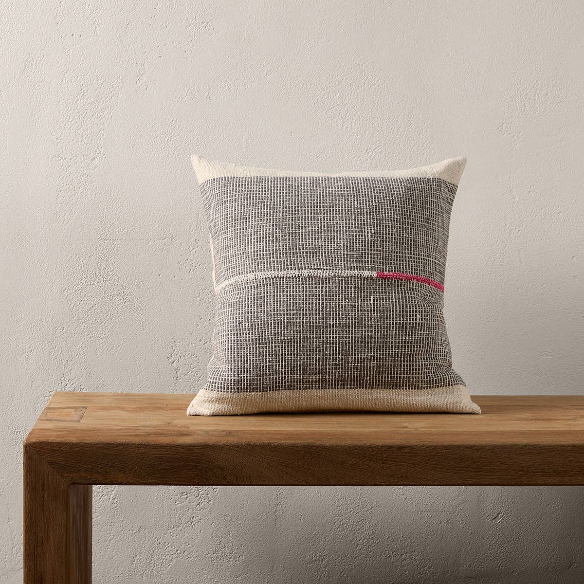 Jaipur Living Margosa Pillow - Red/Tan (MGP13)