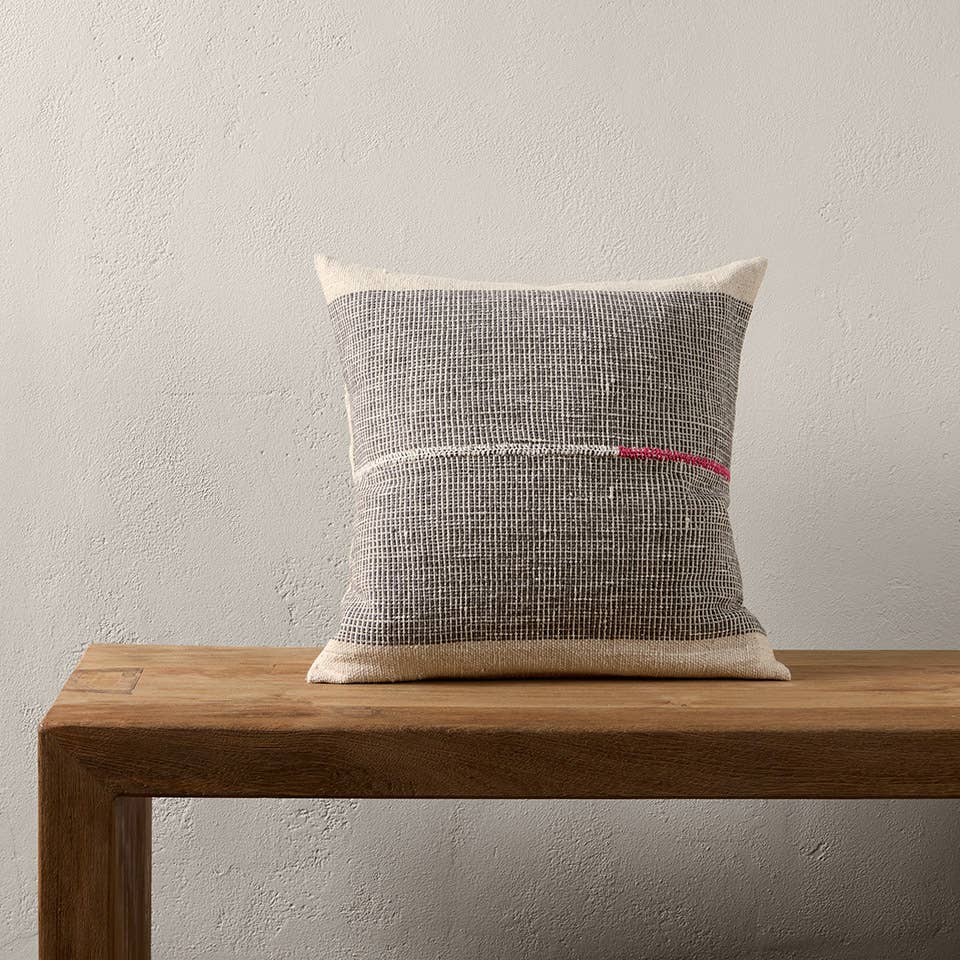 Jaipur Living Margosa Pillow - Red/Tan (MGP13)