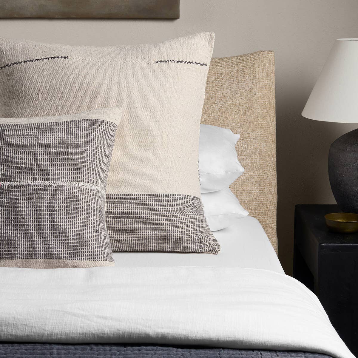 Jaipur Living Margosa Pillow - Tan/Ivory (MGP15)