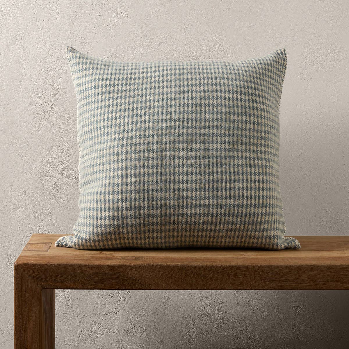 Jaipur Living Margosa Pillow - Tan/Green (MGP16)