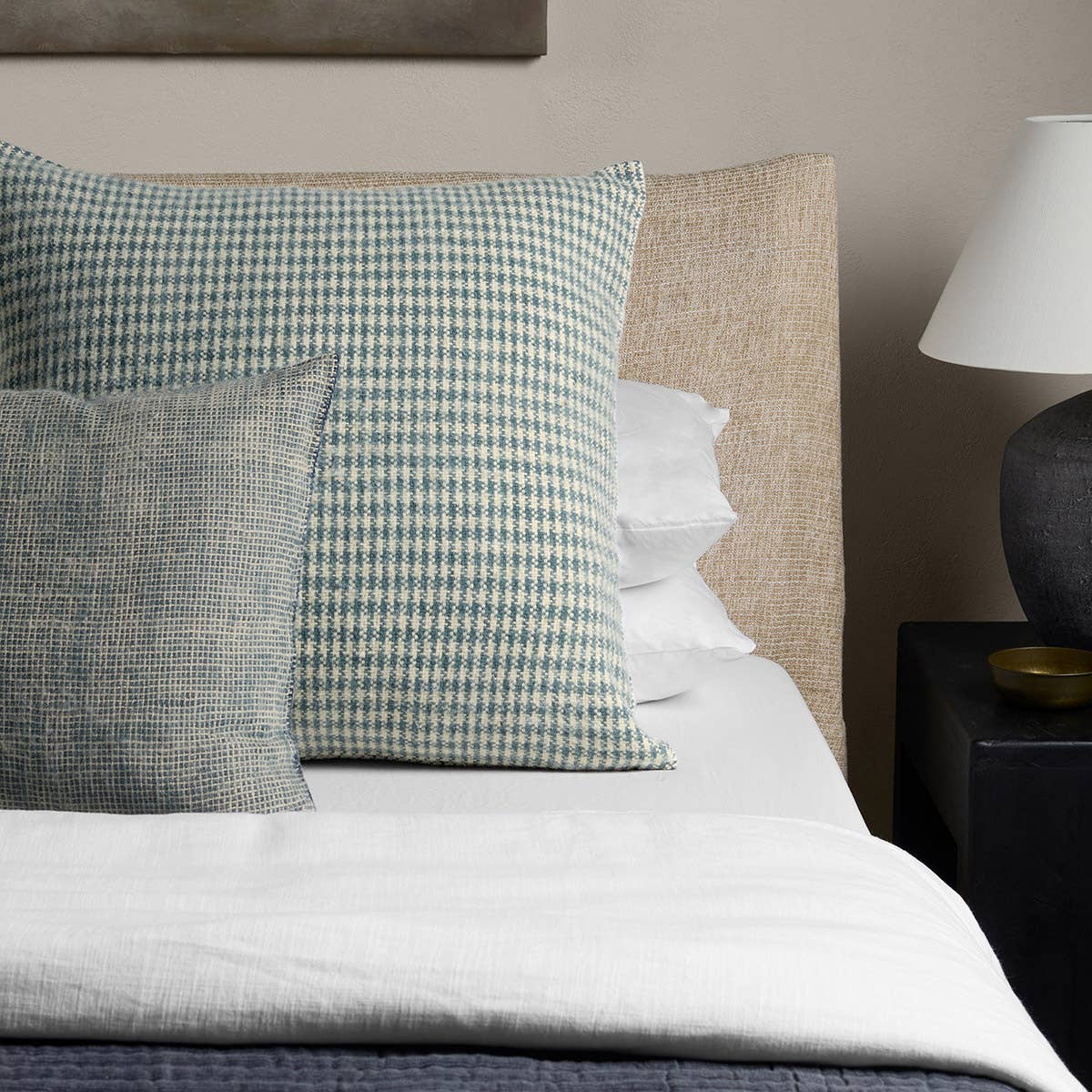 Jaipur Living Margosa Pillow - Tan/Green (MGP16)