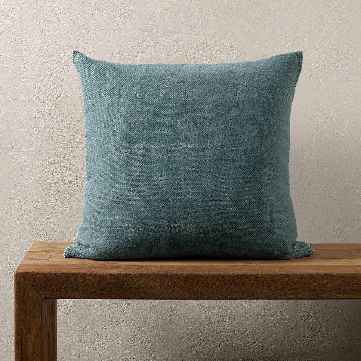 Jaipur Living Margosa Pillow - Tan/Blue (MGP17)