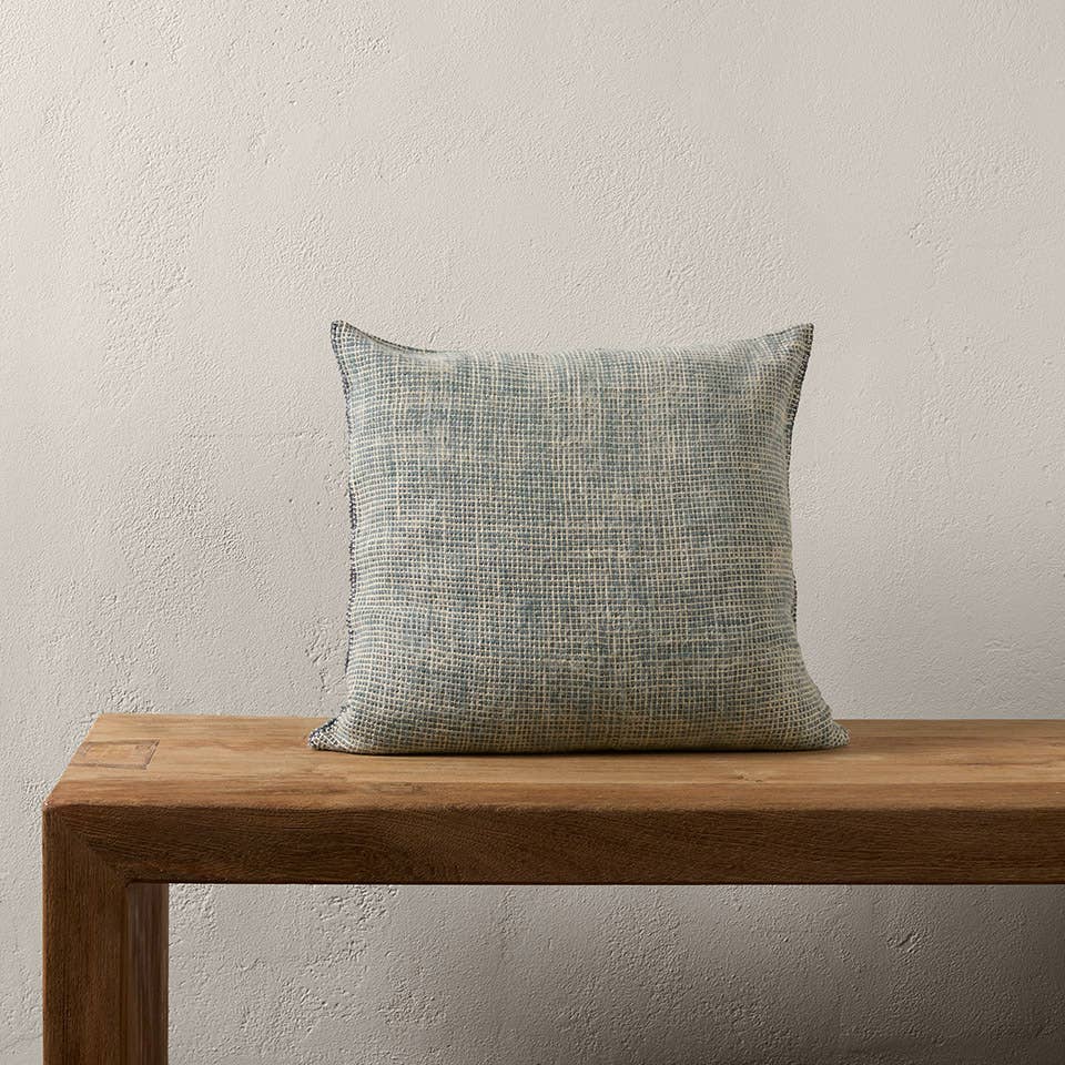 Jaipur Living Margosa Pillow - Tan/Blue (MGP20)