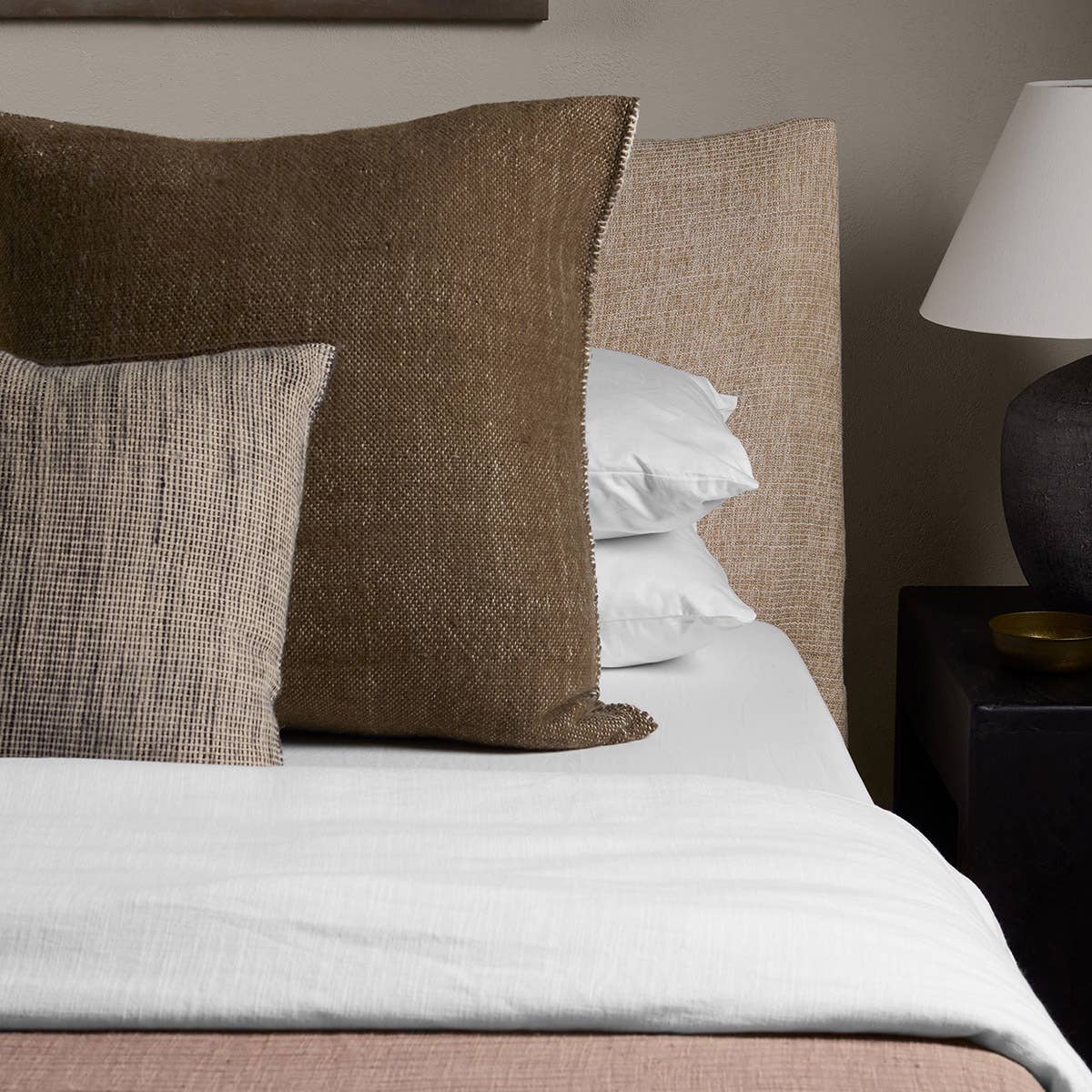 Jaipur Living Margosa Pillow - Tan/Green (MGP24)