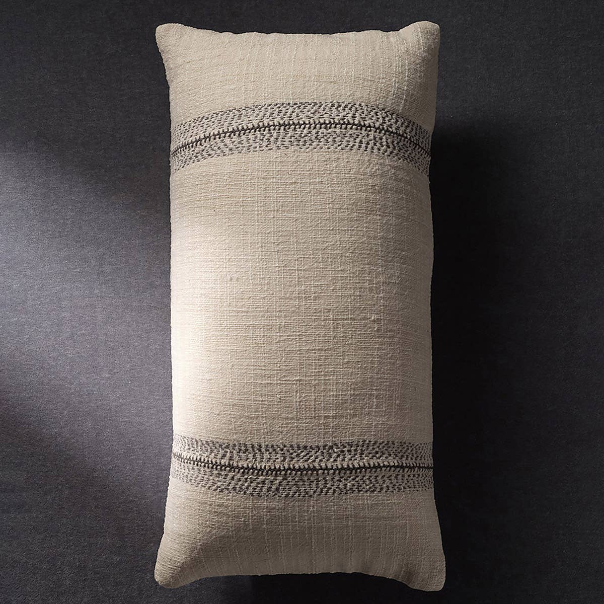 Jaipur Living Margosa Pillow - Tan/Gray (MGP25)
