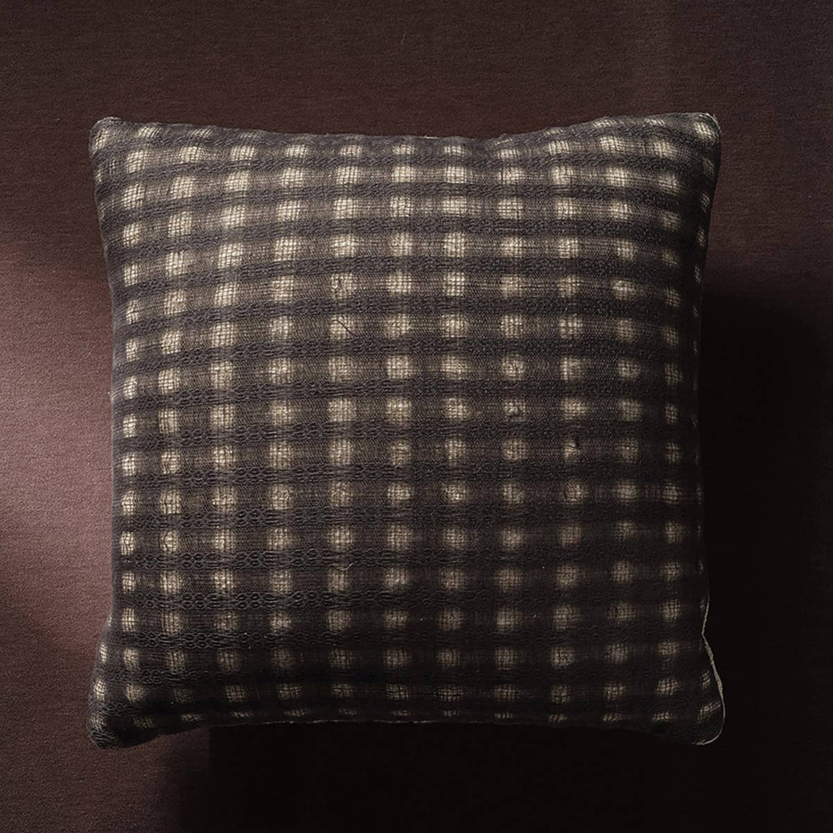 Jaipur Living Margosa Pillow - Tan/Black (MGP27)
