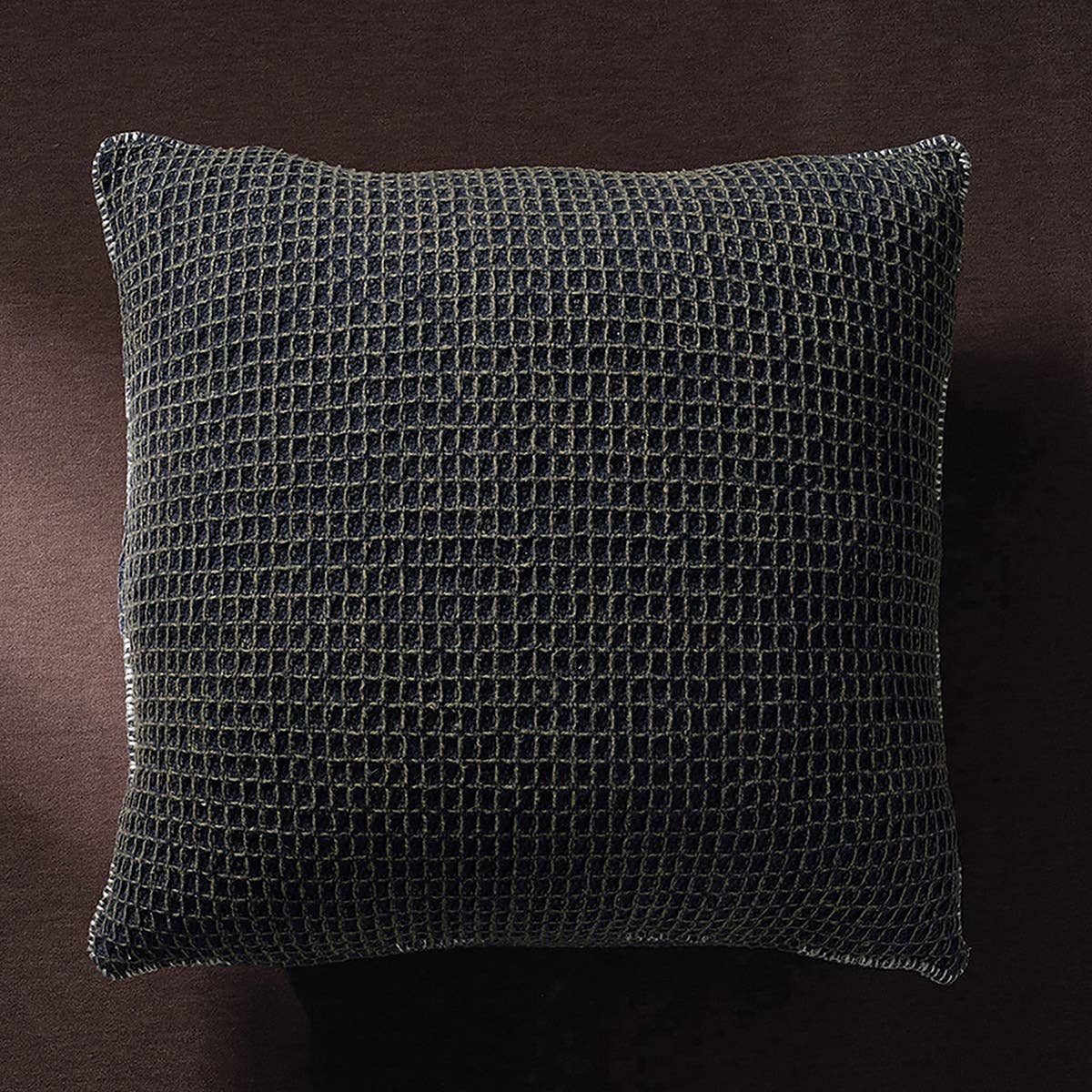 Jaipur Living Margosa Pillow - Tan/Blue (MGP29)