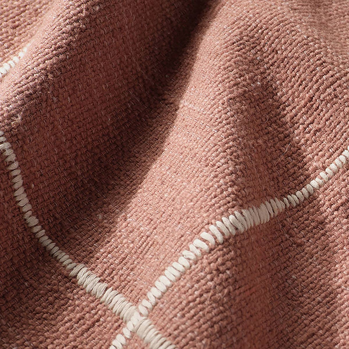 Jaipur Living Margosa Pillow - Tan/Red (MGP31)