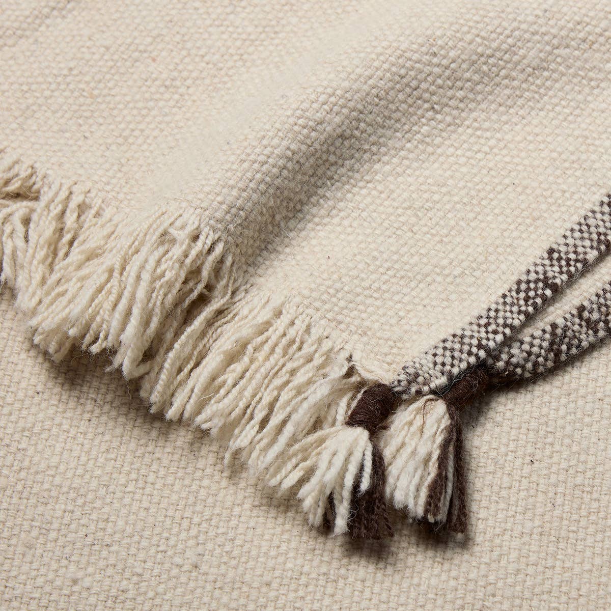 Jaipur Living Margosa Throw - Tan/Ivory (MGT06)
