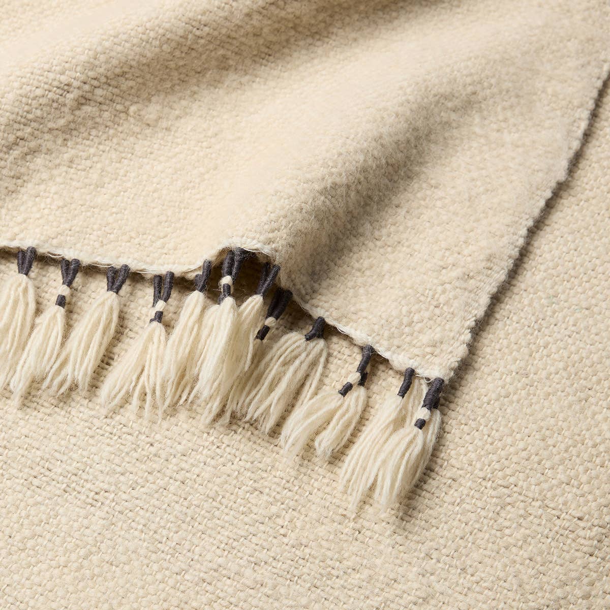 Jaipur Living Margosa Throw - Tan/Ivory (MGT08)