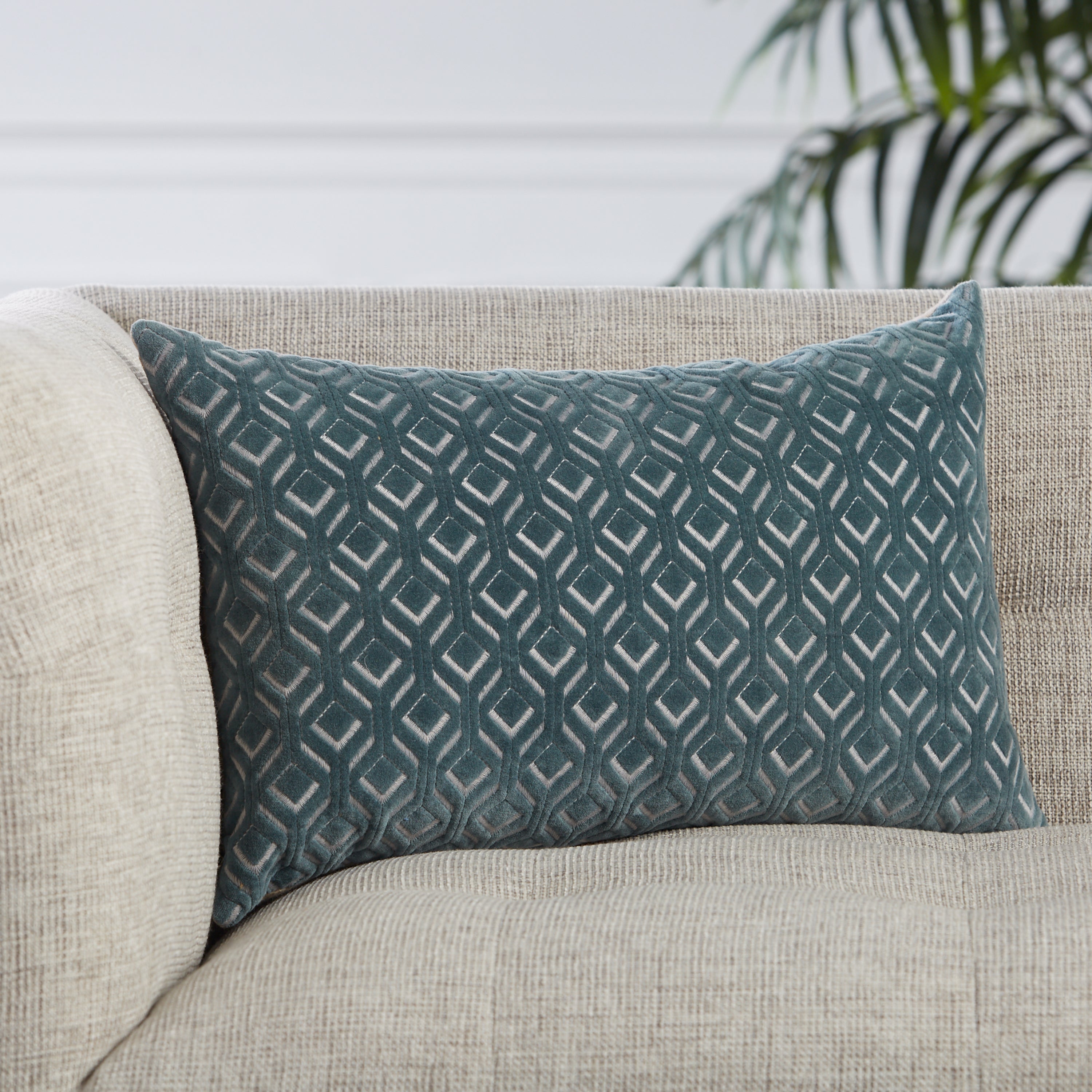 Jaipur Living Colinet Pillow - Blue/Silver (NOU09)