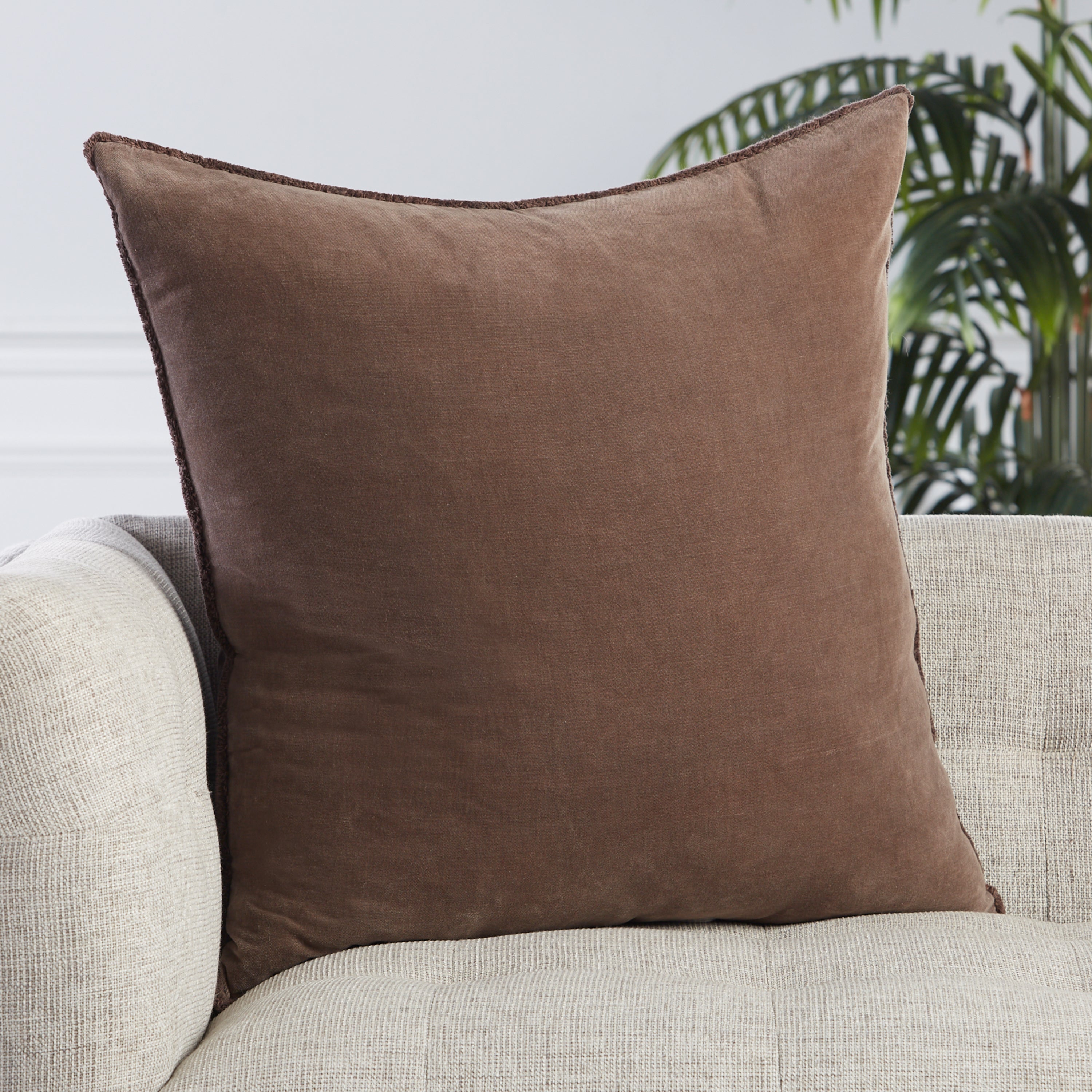 Jaipur Living Sunbury Pillow - Dark Taupe (NOU18)