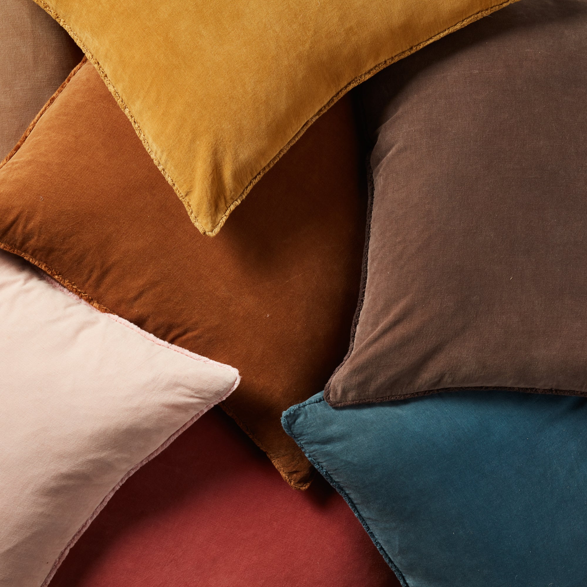 Jaipur Living Sunbury Pillow - Dark Taupe (NOU18)