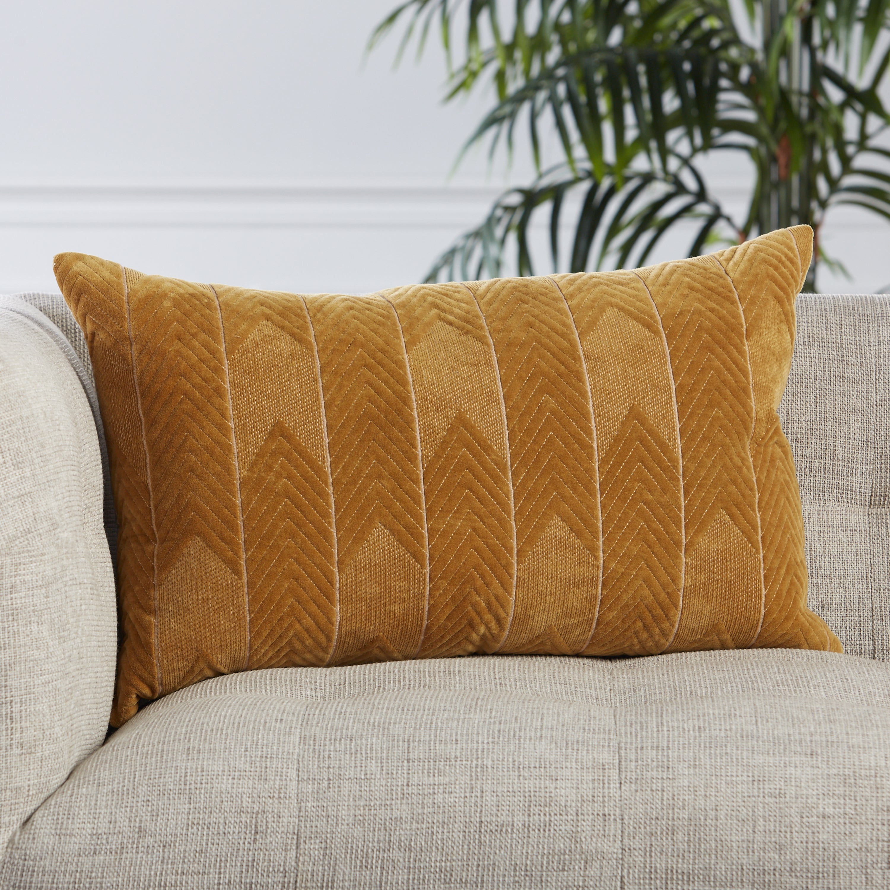 Jaipur Living Bourdelle Pillow - Beige/White (NOU26)