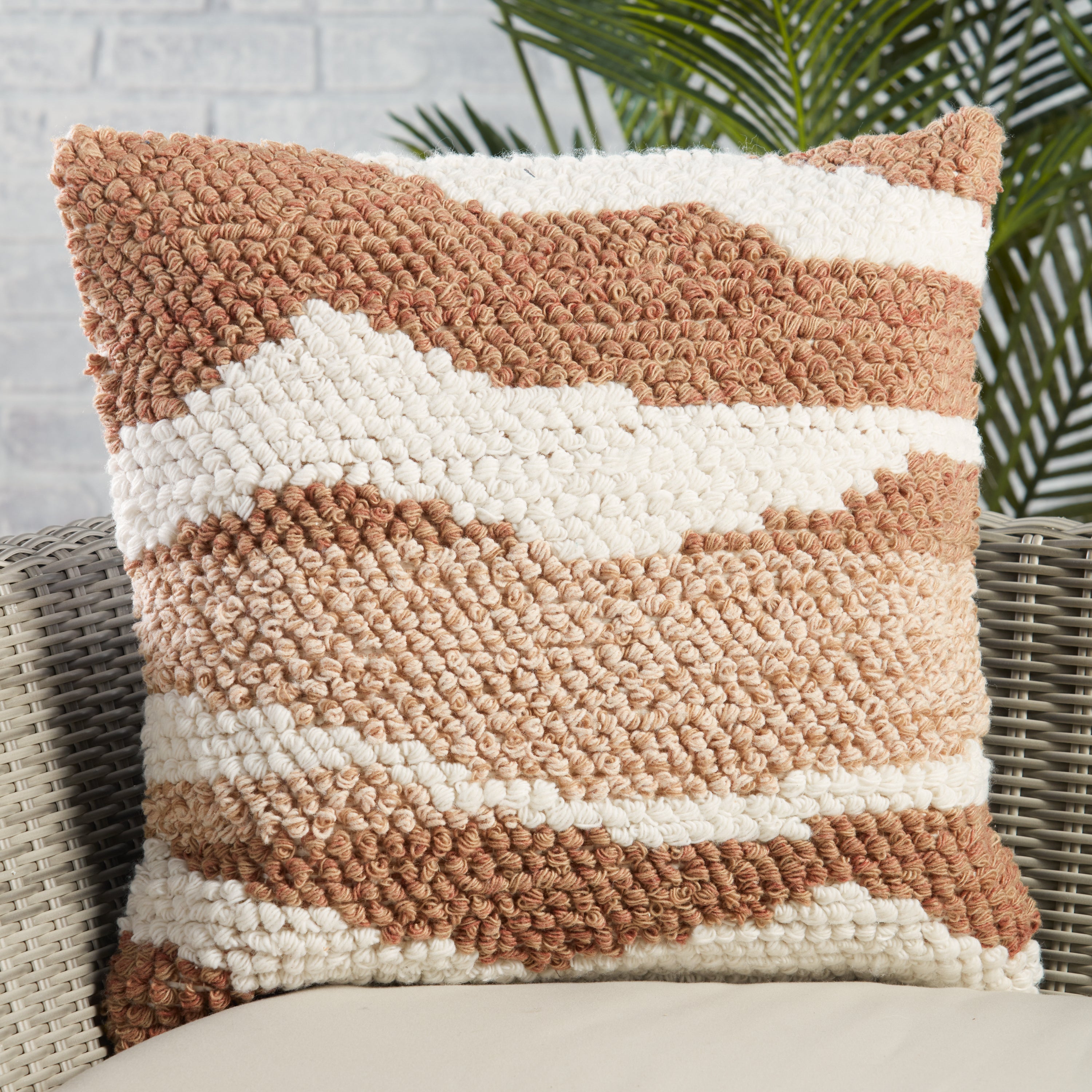 Jaipur Living Hasani Pillow - Tan/White (NZK02)