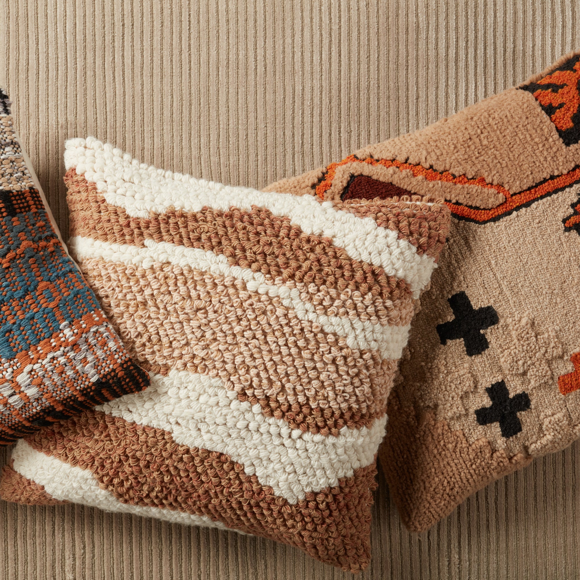 Jaipur Living Hasani Pillow - Tan/White (NZK02)