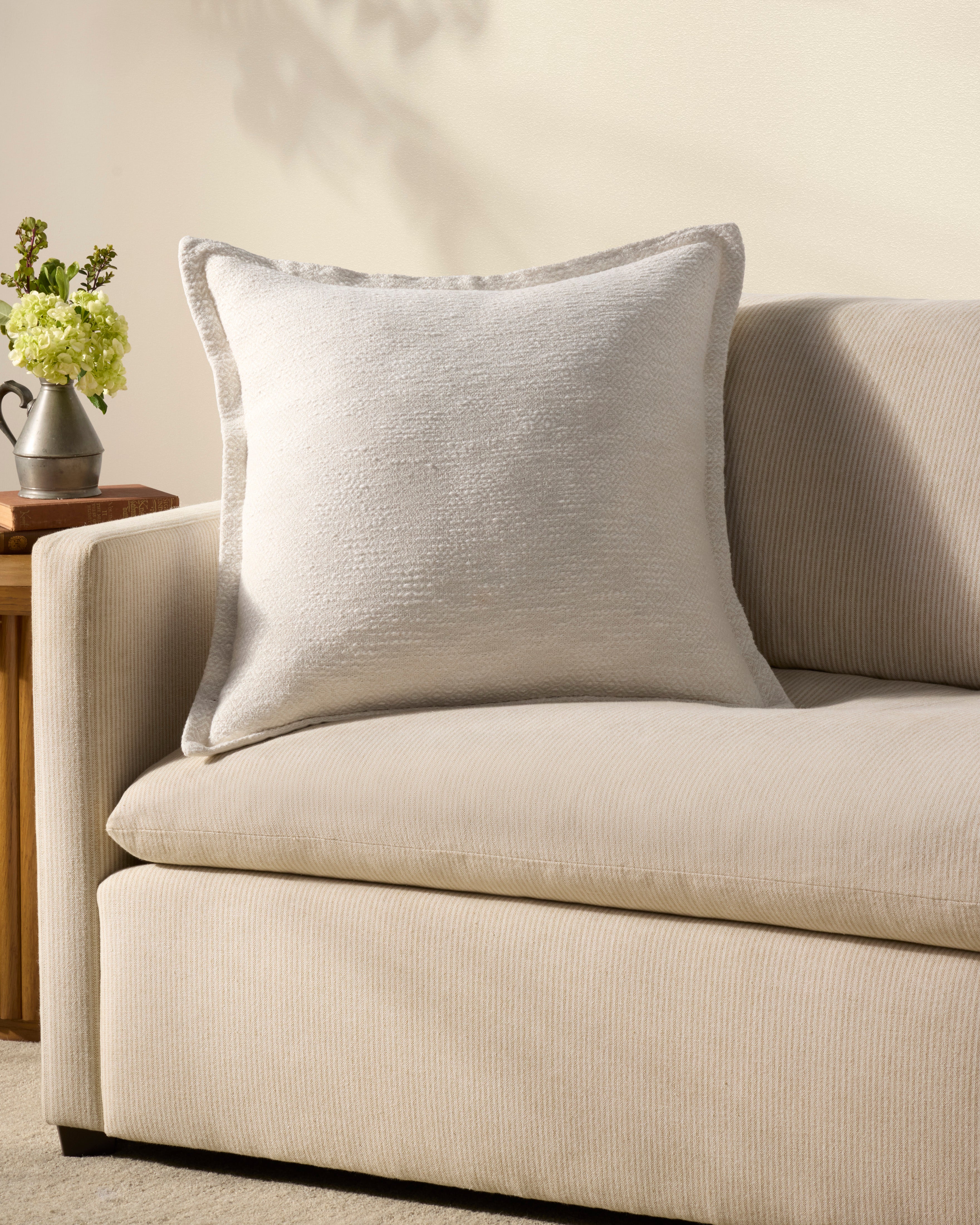Chris Loves Julia x Loloi Morris Pillow - White (PCJ0022)