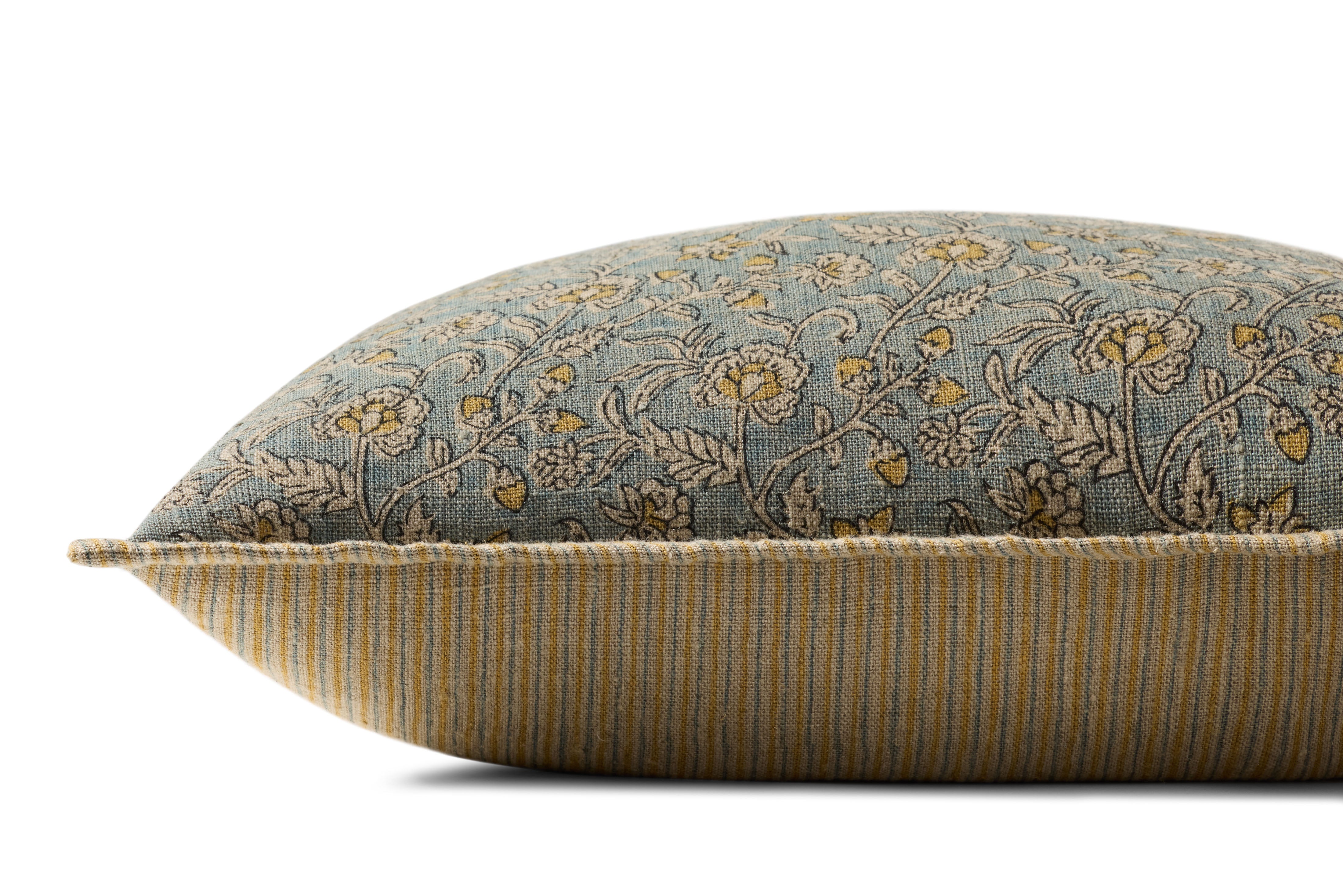 Loloi Pillow - Light Blue / Multi (PLL0164)