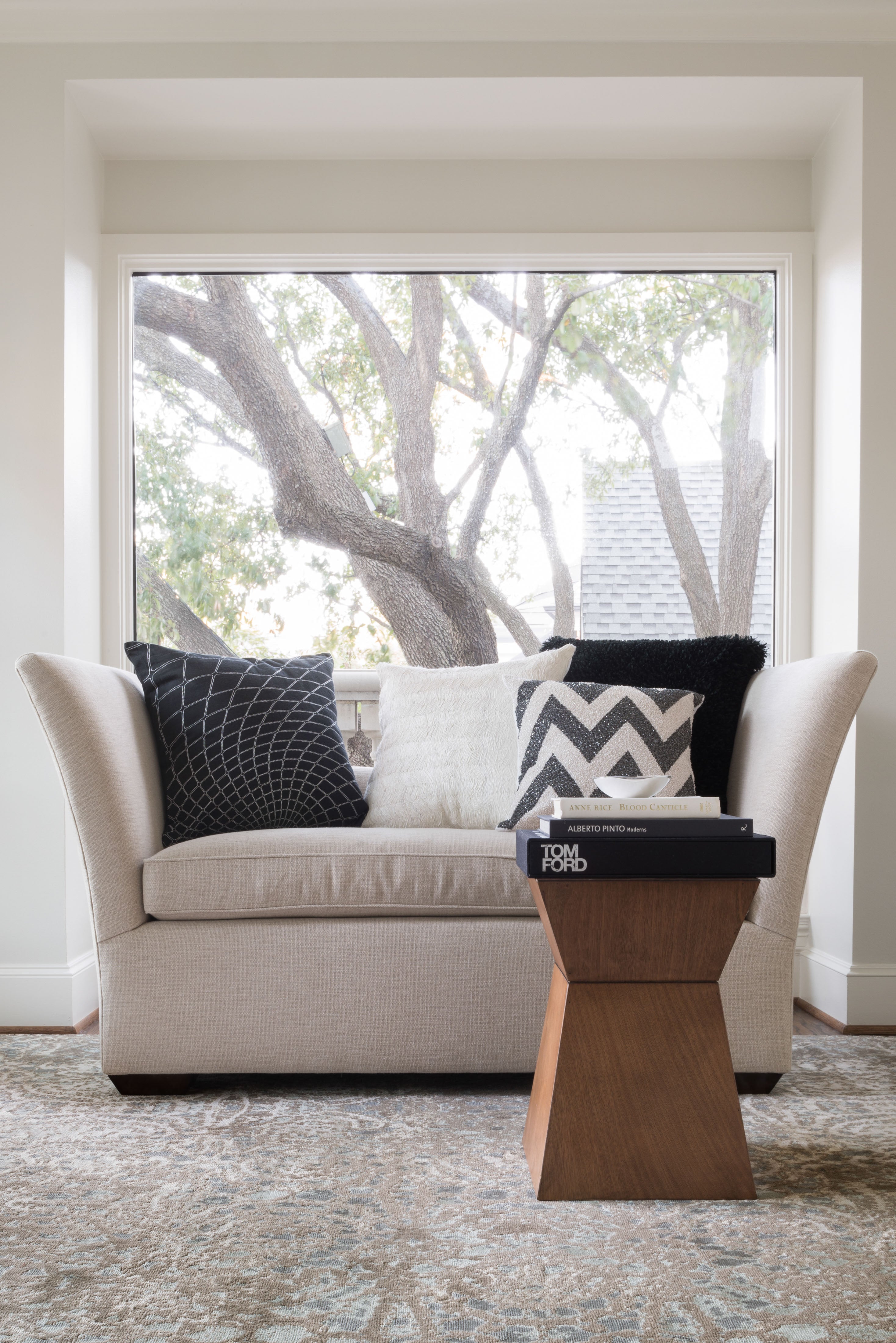 Loloi Pillow - Black (P0045)