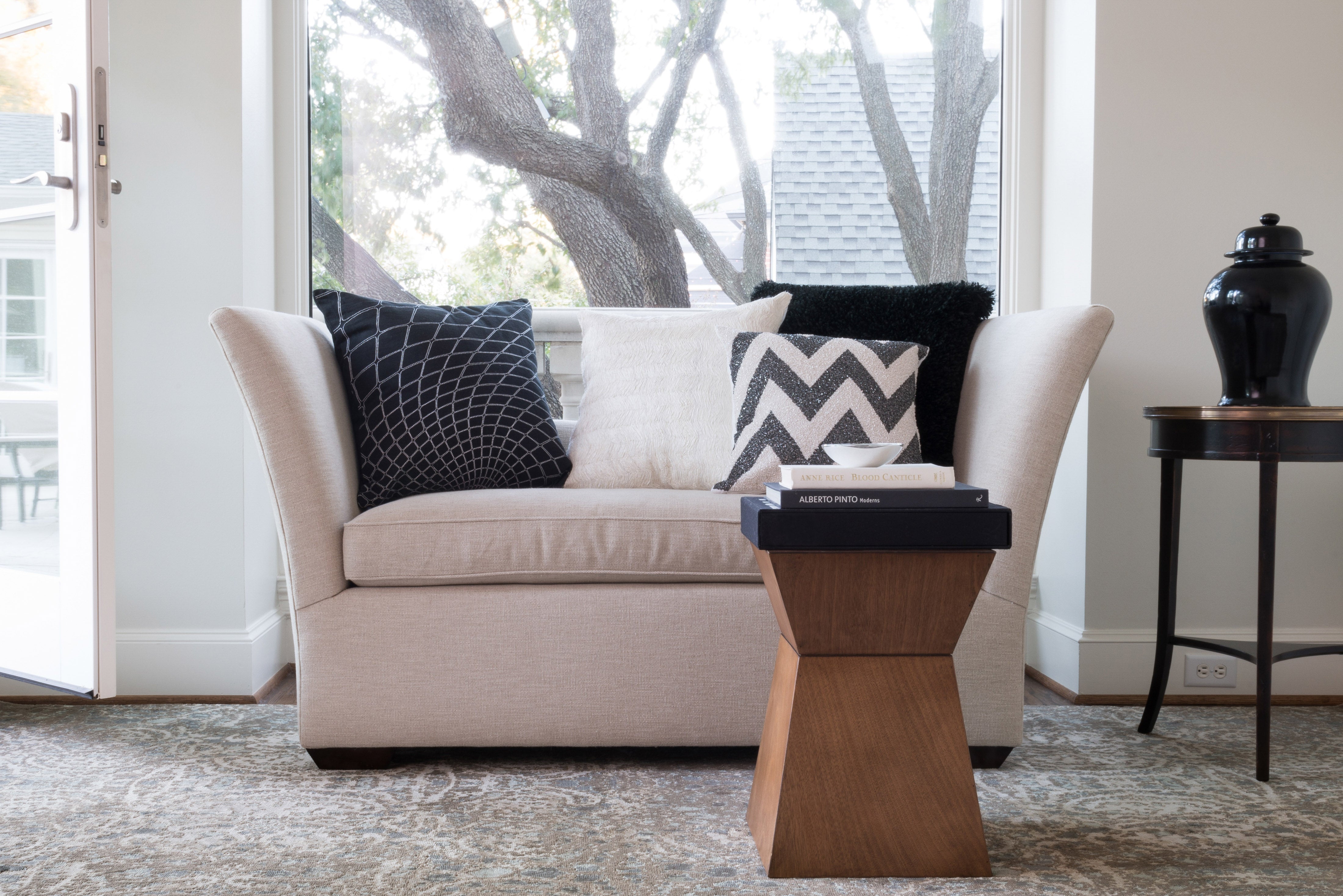 Loloi Pillow - Black (P0045)